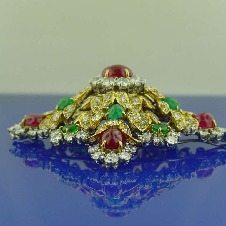 1970s Van Cleef & Arpels Ruby, Emerald and Diamond Brooch In Excellent Condition In Beverly Hills, CA
