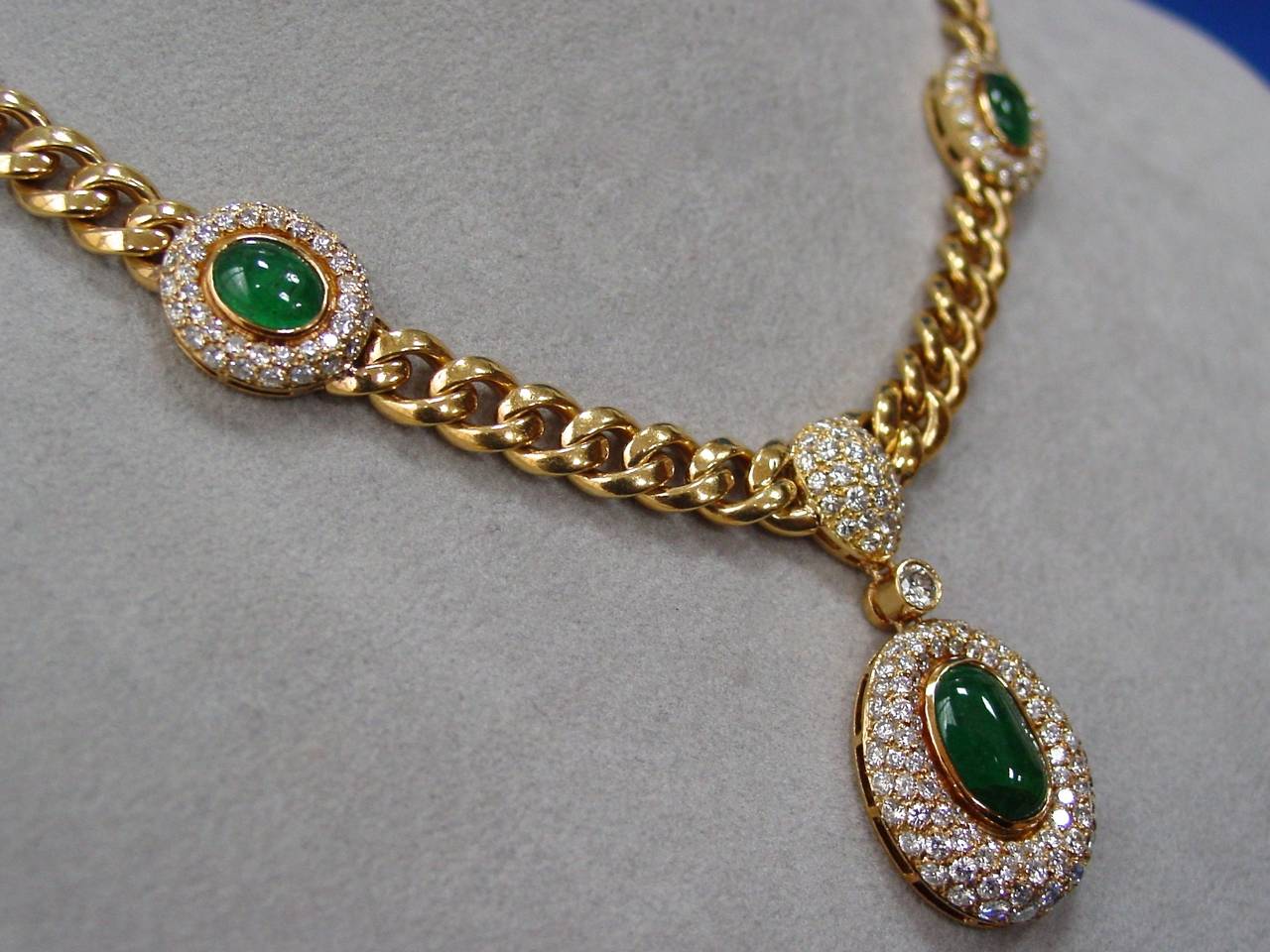 Women's Emerald, Diamond and Gold Suite For Sale
