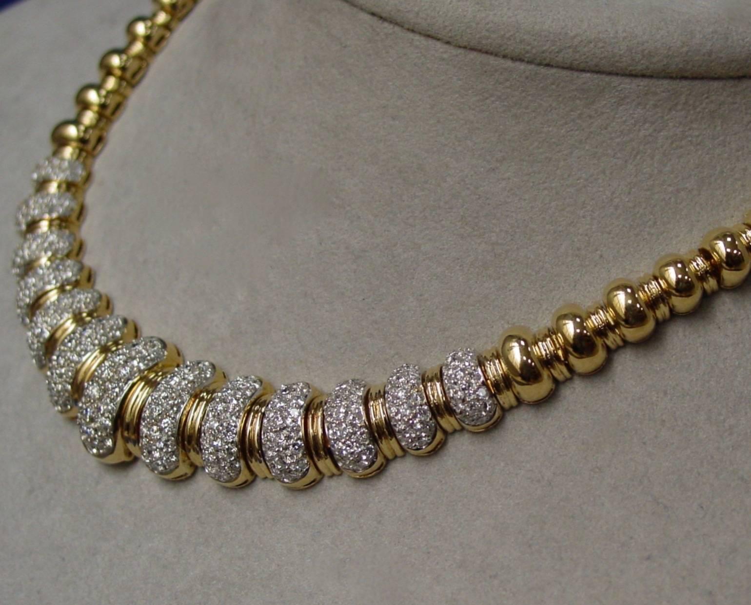 1970s Pave Diamond Gold Necklace In Excellent Condition For Sale In Beverly Hills, CA