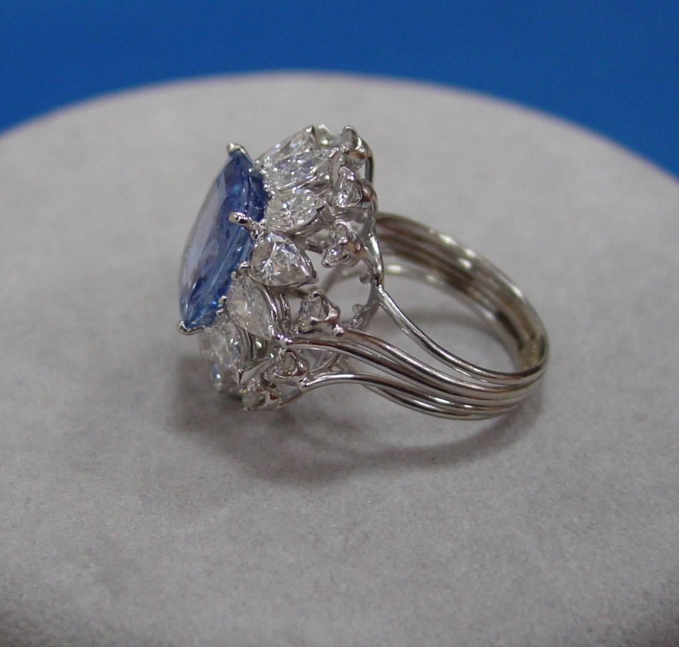 11.06 Carat Ceylon Sapphire Diamond Ring In Excellent Condition For Sale In Beverly Hills, CA