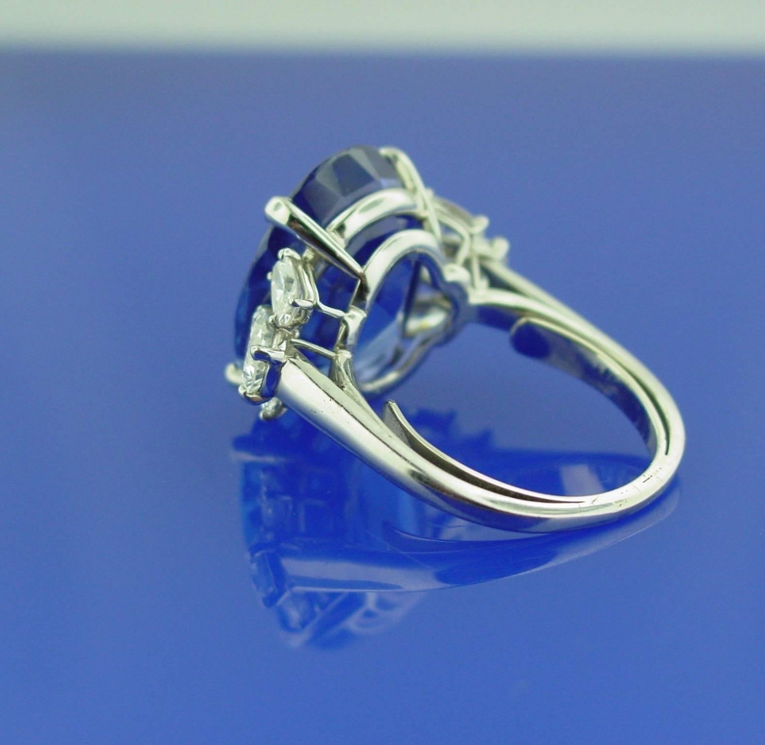 Contemporary Oscar Heyman AGL Certified 17.03  Carat  Ceylon Sapphire Diamond Ring For Sale