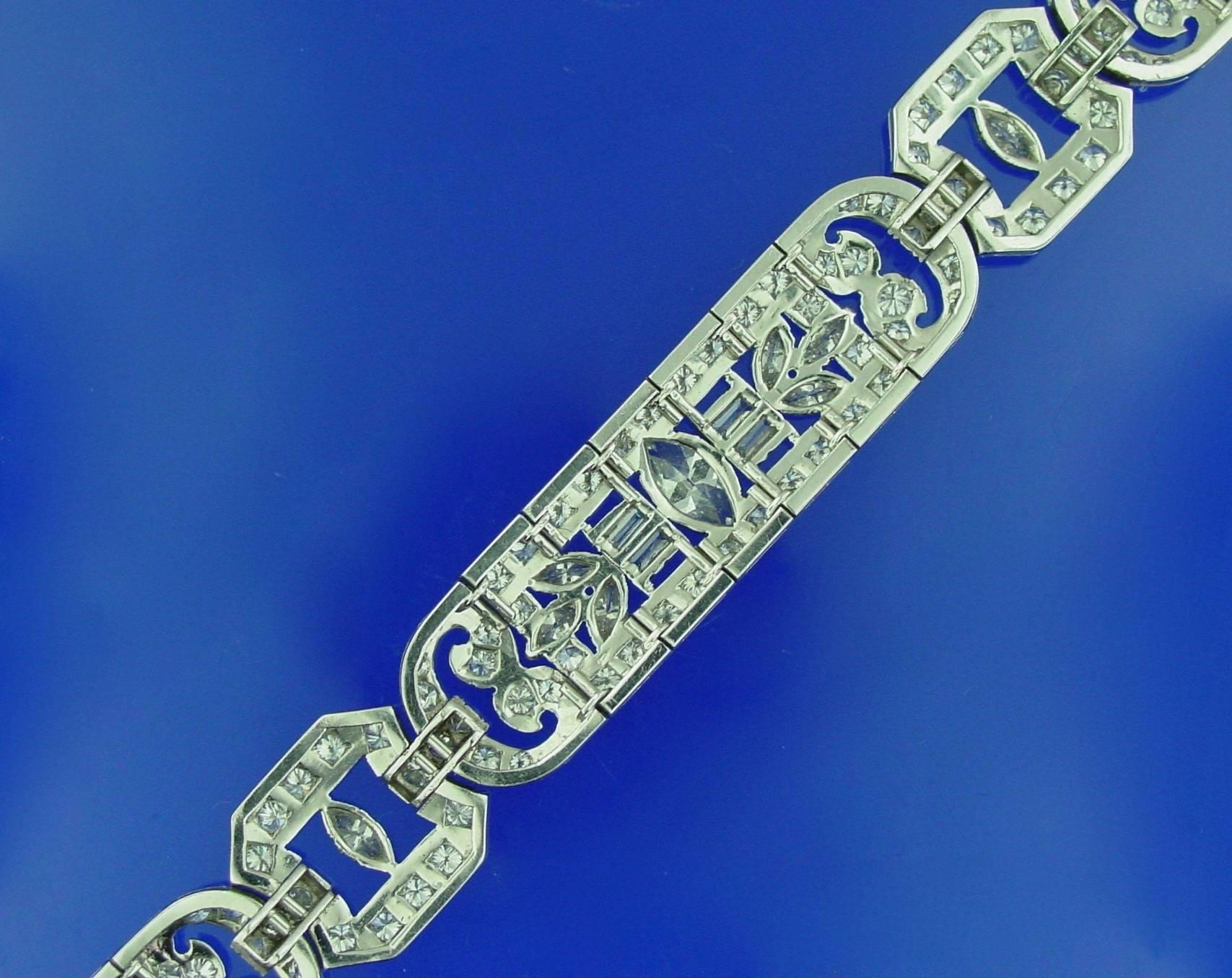 1920s Art Deco Diamond Platinum Bracelet In Excellent Condition For Sale In Beverly Hills, CA