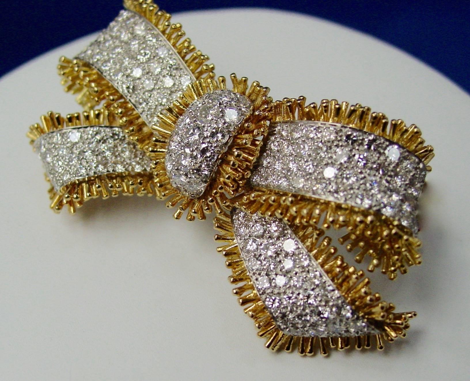 David Webb Diamond Bow Brooch In Excellent Condition For Sale In Beverly Hills, CA