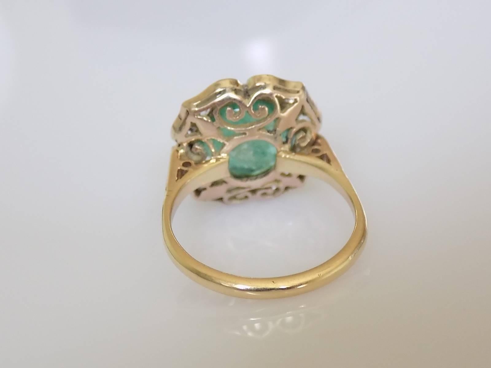 Victorian 3.00 Carat Emerald Gold Cluster Flower Ring In Good Condition In Boston, Lincolnshire