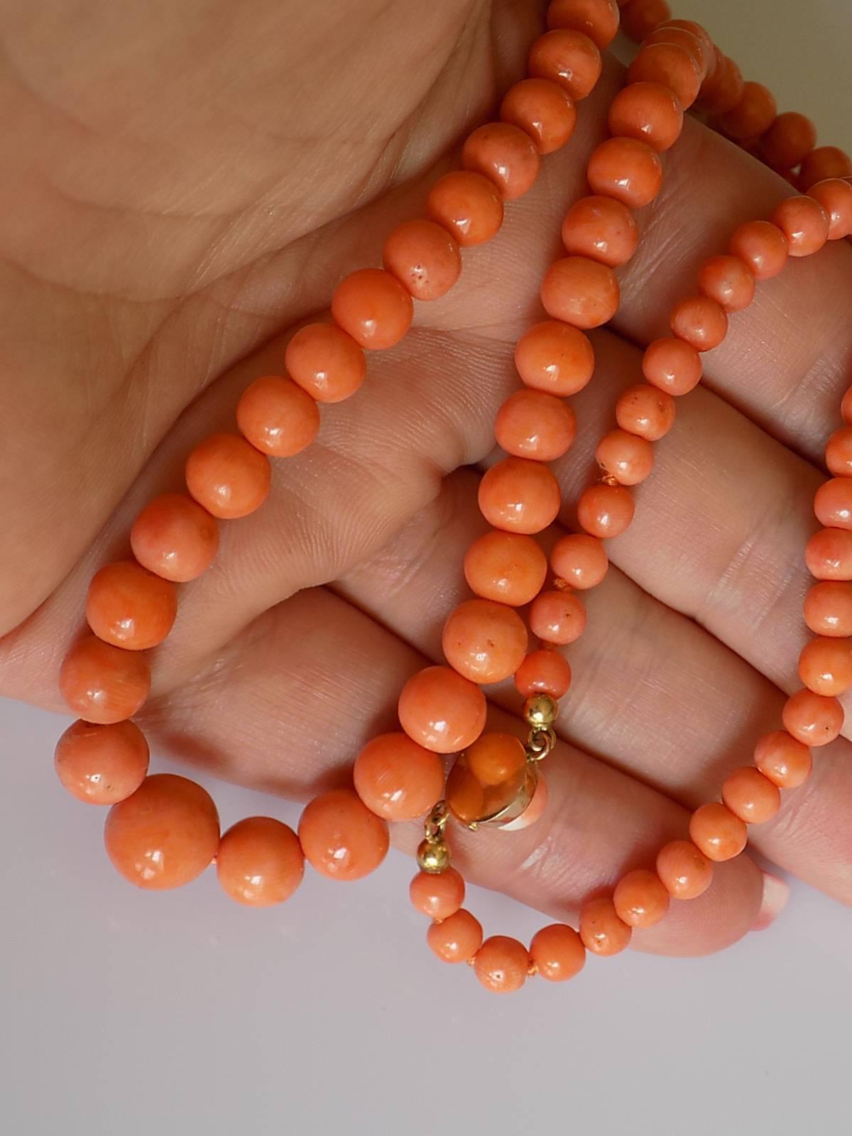 Women's Victorian Gold Graduated Coral Beads Necklace 