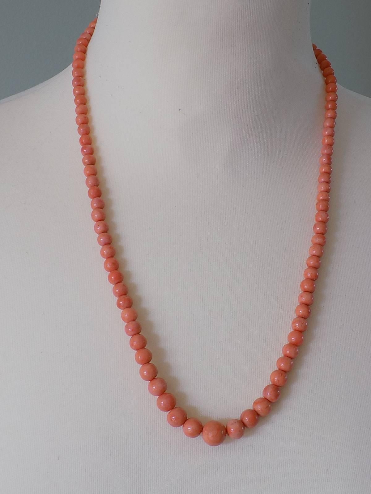 Victorian Gold Graduated Coral Beads Necklace  1