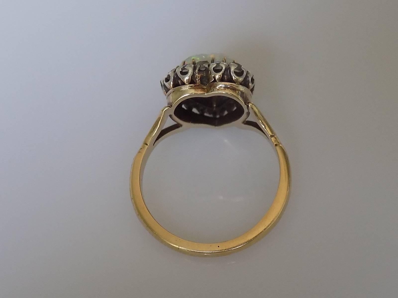 Antiker viktorianischer Opal Diamant Gold Herz Ring Damen