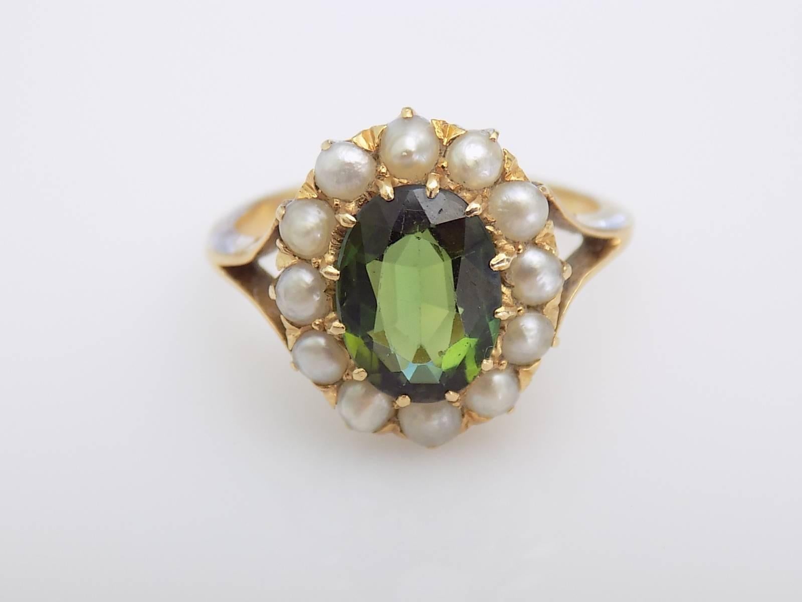 18K Antique Victorian Green Tourmaline Seed Pearl Yellow Gold Ring In Excellent Condition In Boston, Lincolnshire