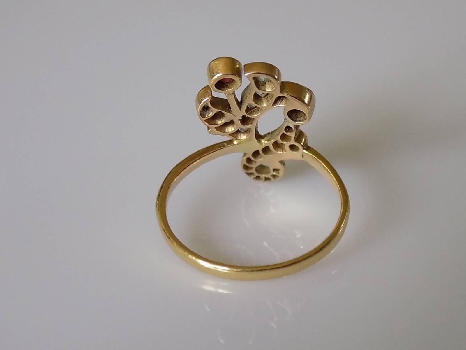 18K 1890s Art Nouveau Diamond Garnet Yellow Gold Ring In Excellent Condition In Boston, Lincolnshire