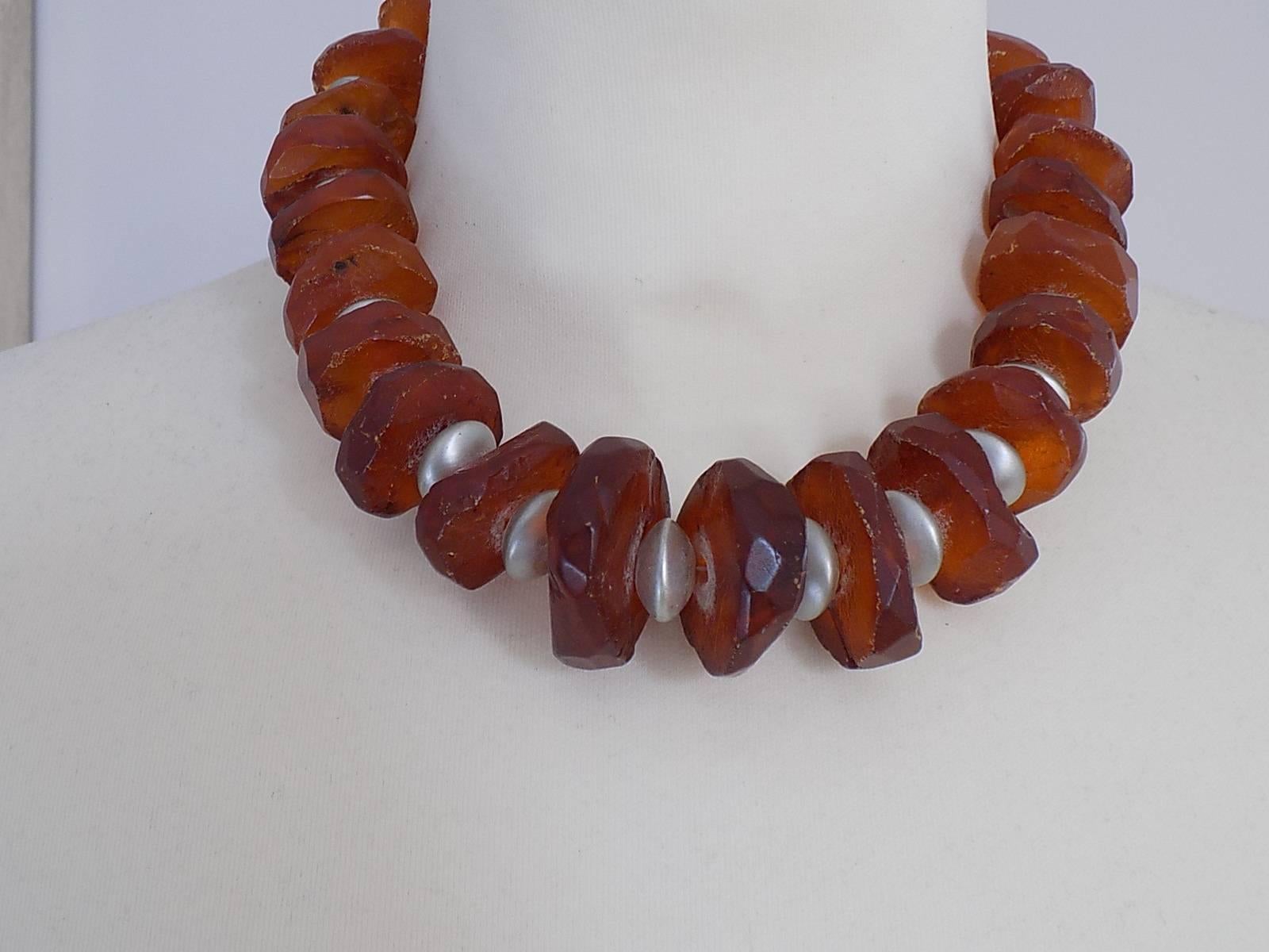 Antique Faceted Baltic Amber and Silver Beads Necklace In Good Condition In Boston, Lincolnshire