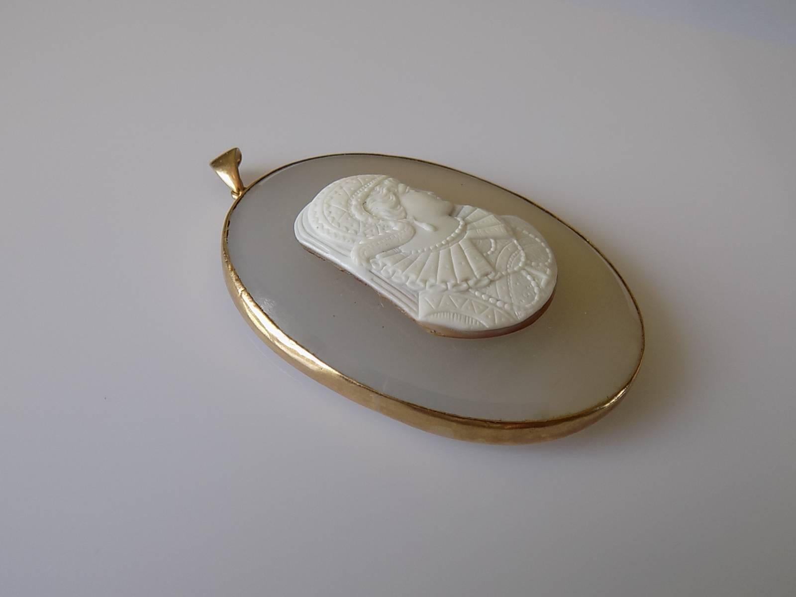 Antique Victorian Gold Chalcedony Cameo Brooch In Excellent Condition In Boston, Lincolnshire