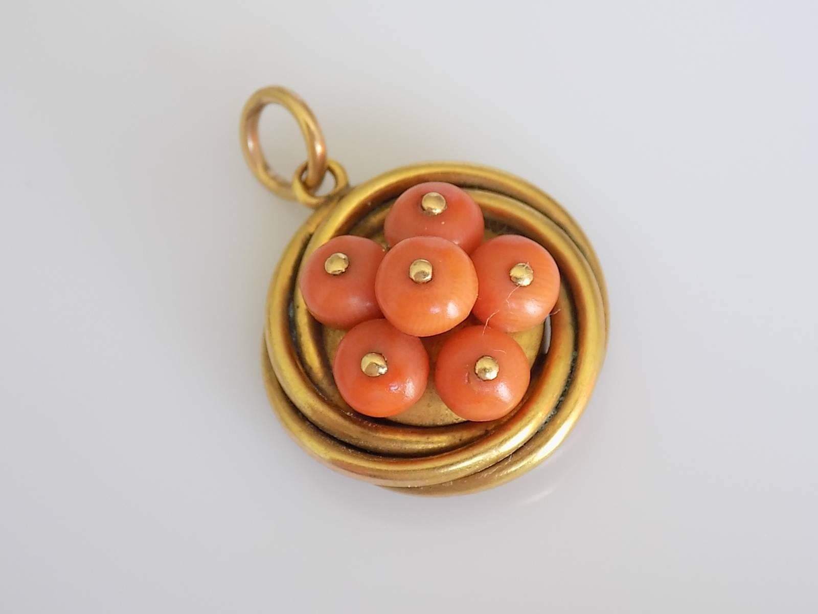 15K Victorian Gold Coral Hair Locket Pendant In Excellent Condition In Boston, Lincolnshire
