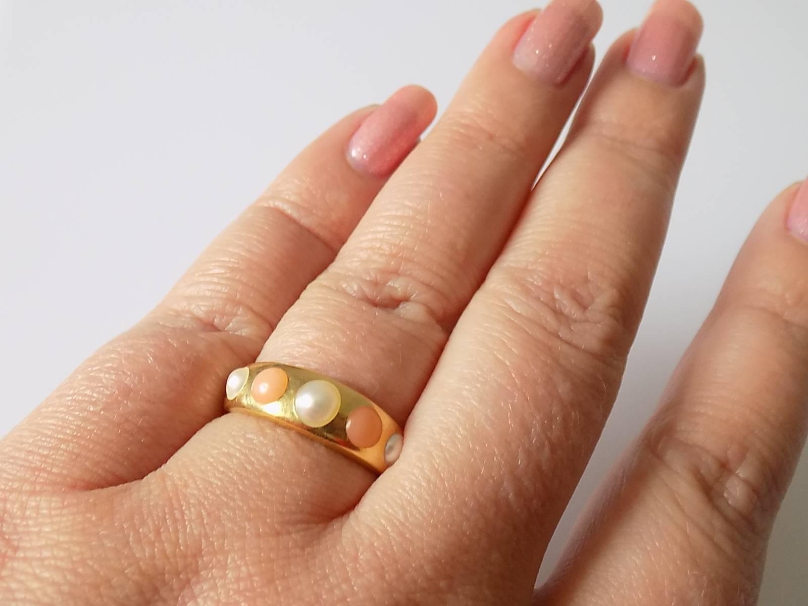 18K Coral Pearl Gold Band Ring  1