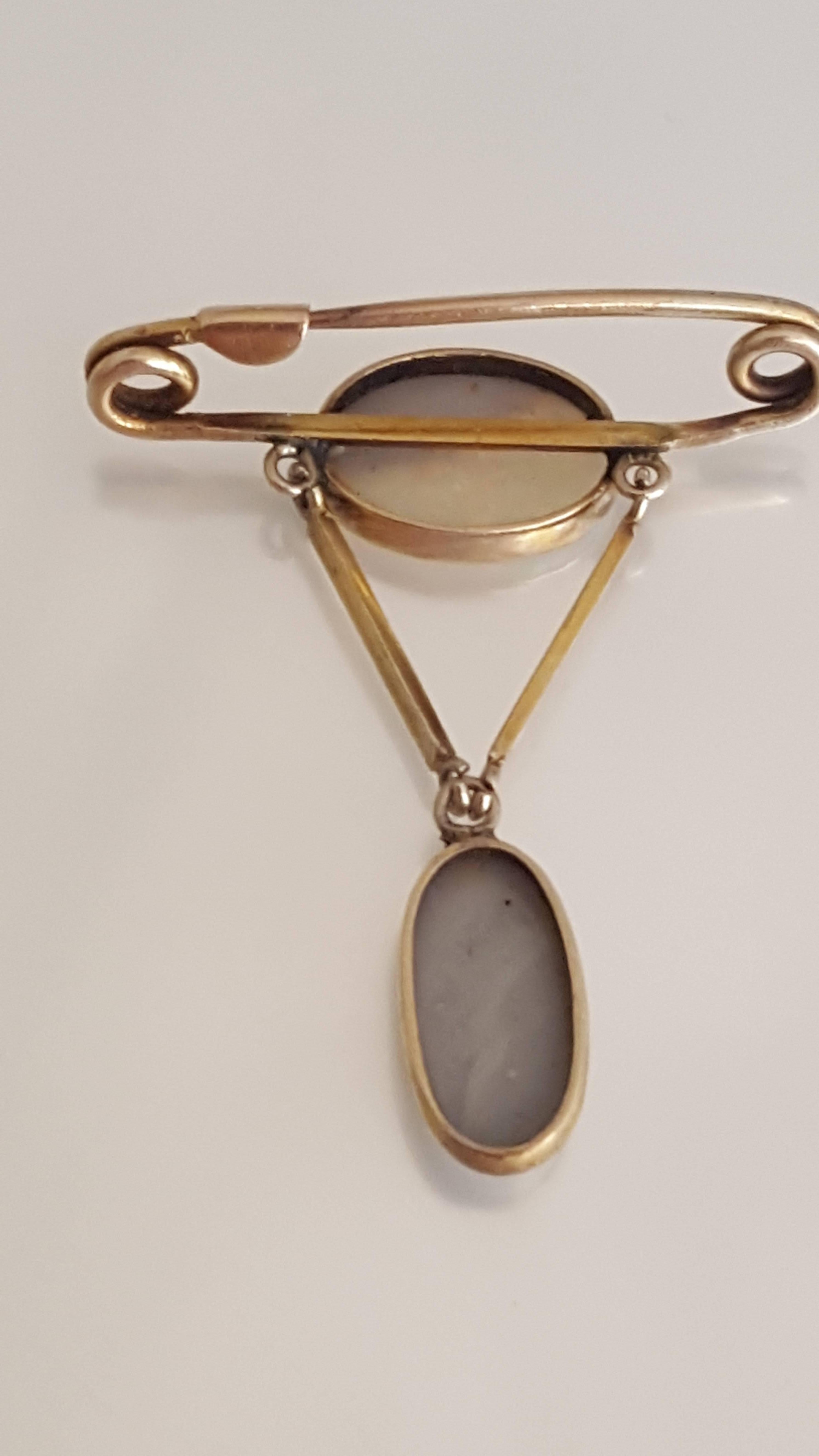 Art Deco Australian Opal Gold Bar Brooch In Excellent Condition In Boston, Lincolnshire