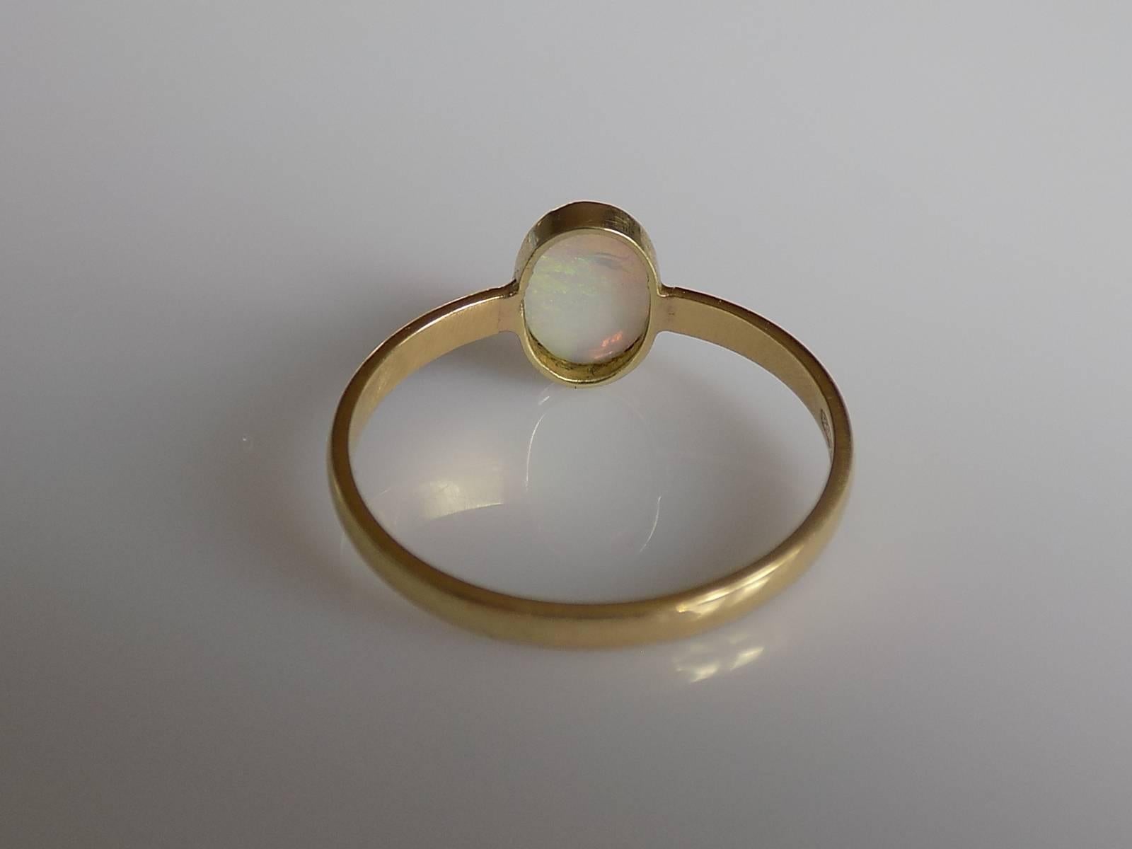 Victorian Opal Gold Solitaire Ring In Excellent Condition In Boston, Lincolnshire