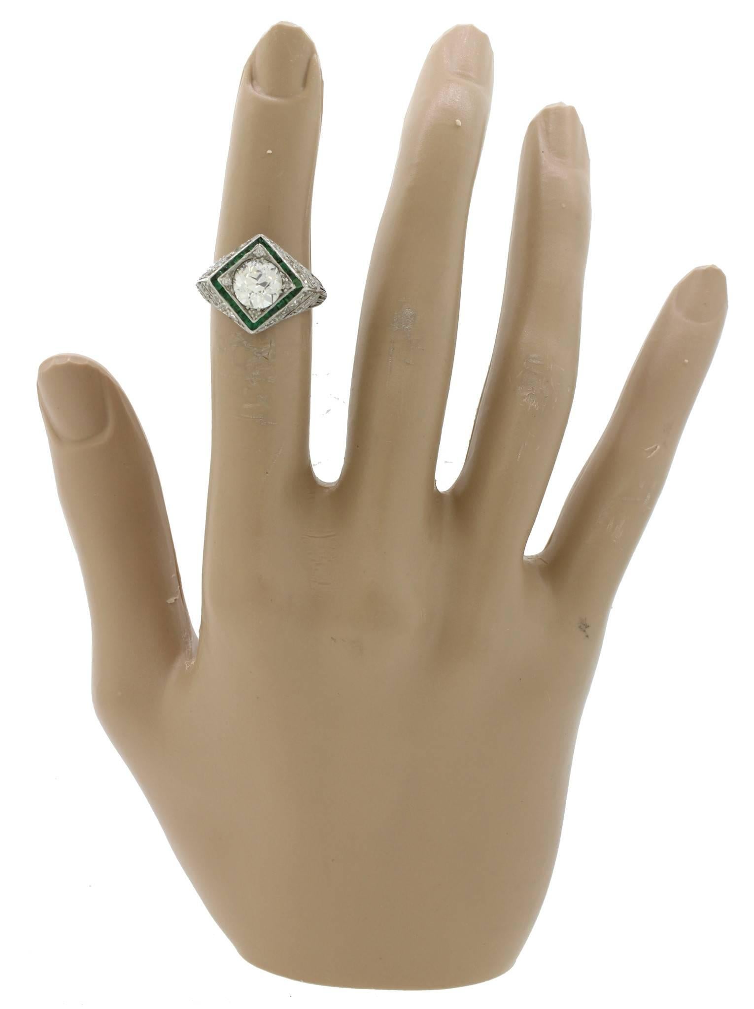 1920 Art Deco 1.70 carat  Diamond Emerald Platinum Engagement Ring For Sale 5