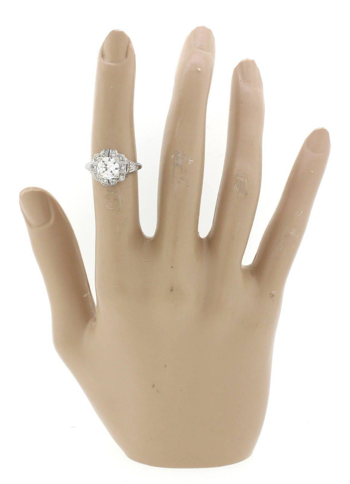 Exquisite Antique Art Deco 1.62 Carat Diamonds Platinum Engagement Ring For Sale 5