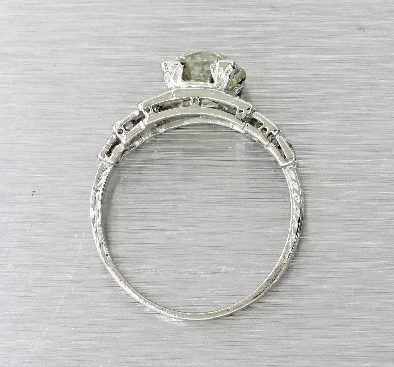 Women's 1920s Antique Art Deco Platinum 1.60 Carat Old European Cut Diamond Ring For Sale