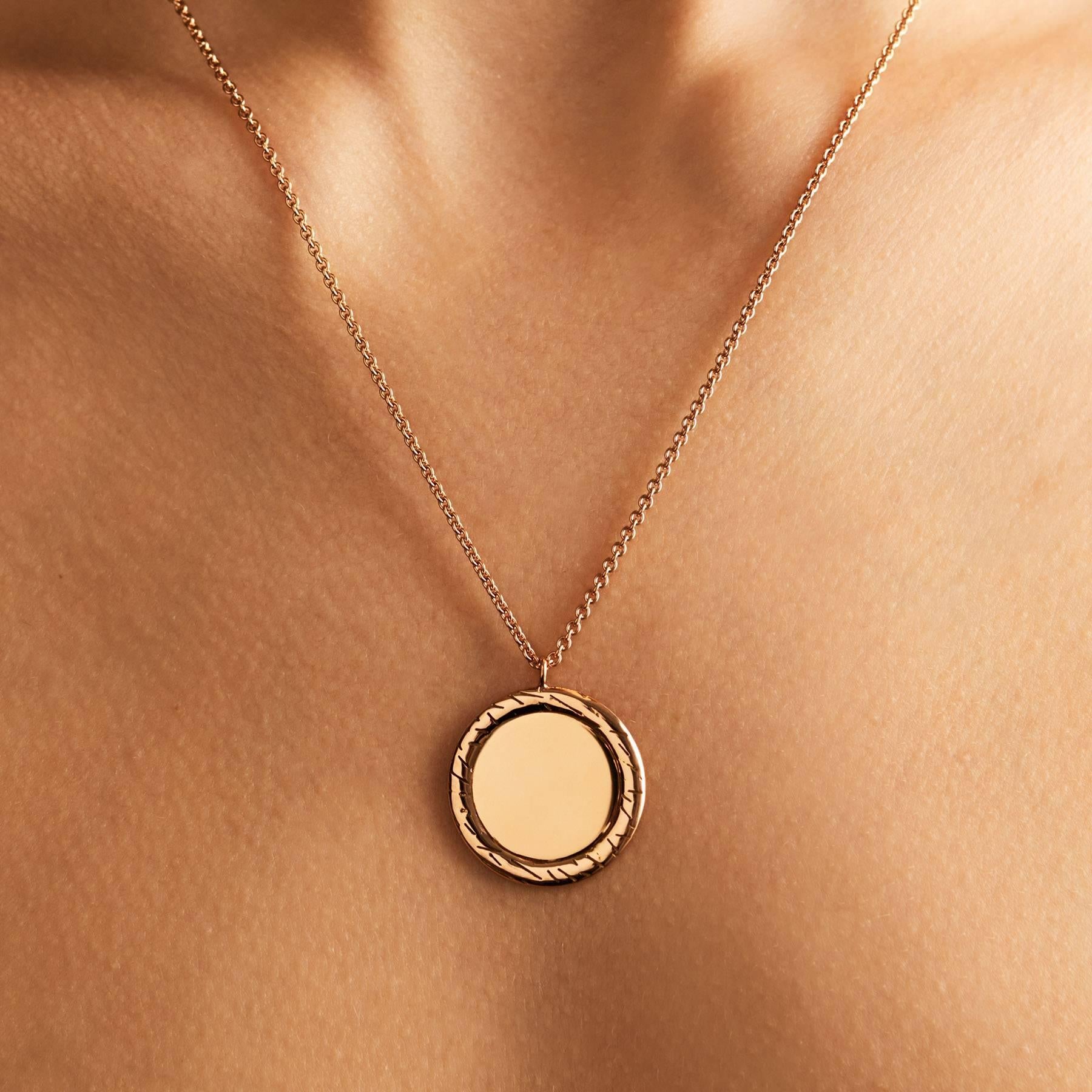 18ct rose gold necklace with fur texture engraving and plain disc pendant
Fully adjustable length chain; sizes 18” and 22”* available
Closed Circle diameter measuring 21mm
Made in London

Engraving available at additional cost. Please contact us via
