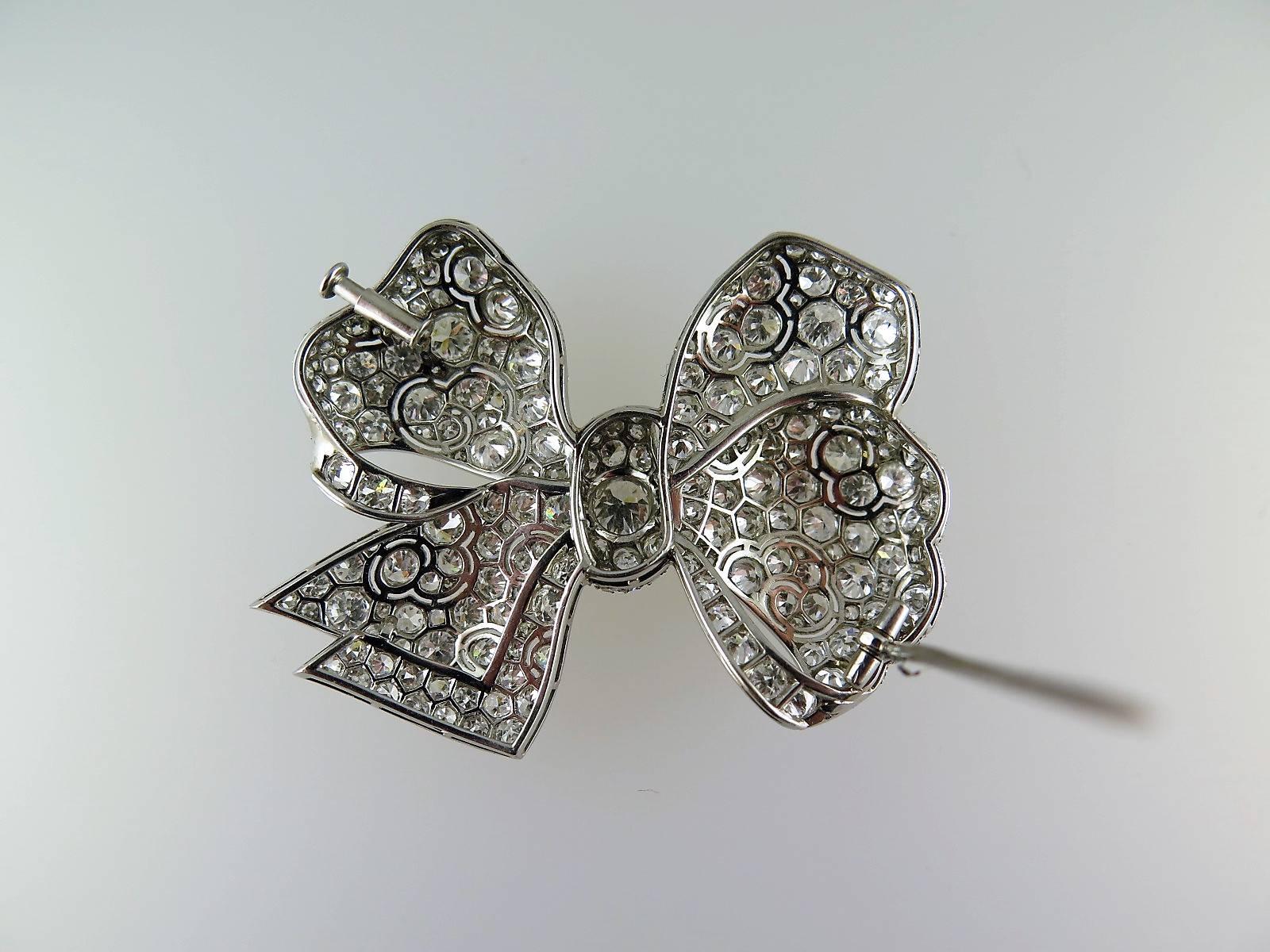 Boucheron Art Deco Diamond Bow Brooch In Excellent Condition For Sale In London, GB