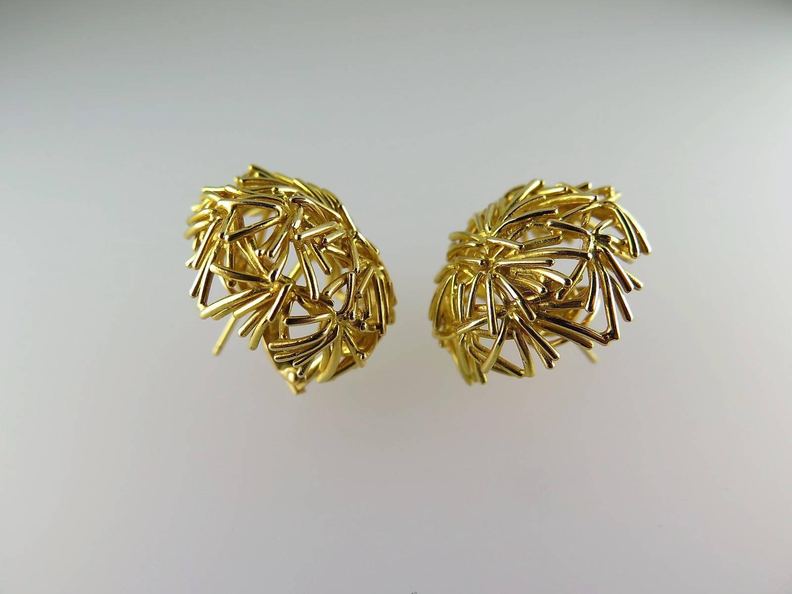 Retro Pair of Gold Bird's Nest Earrings by Boucheron For Sale