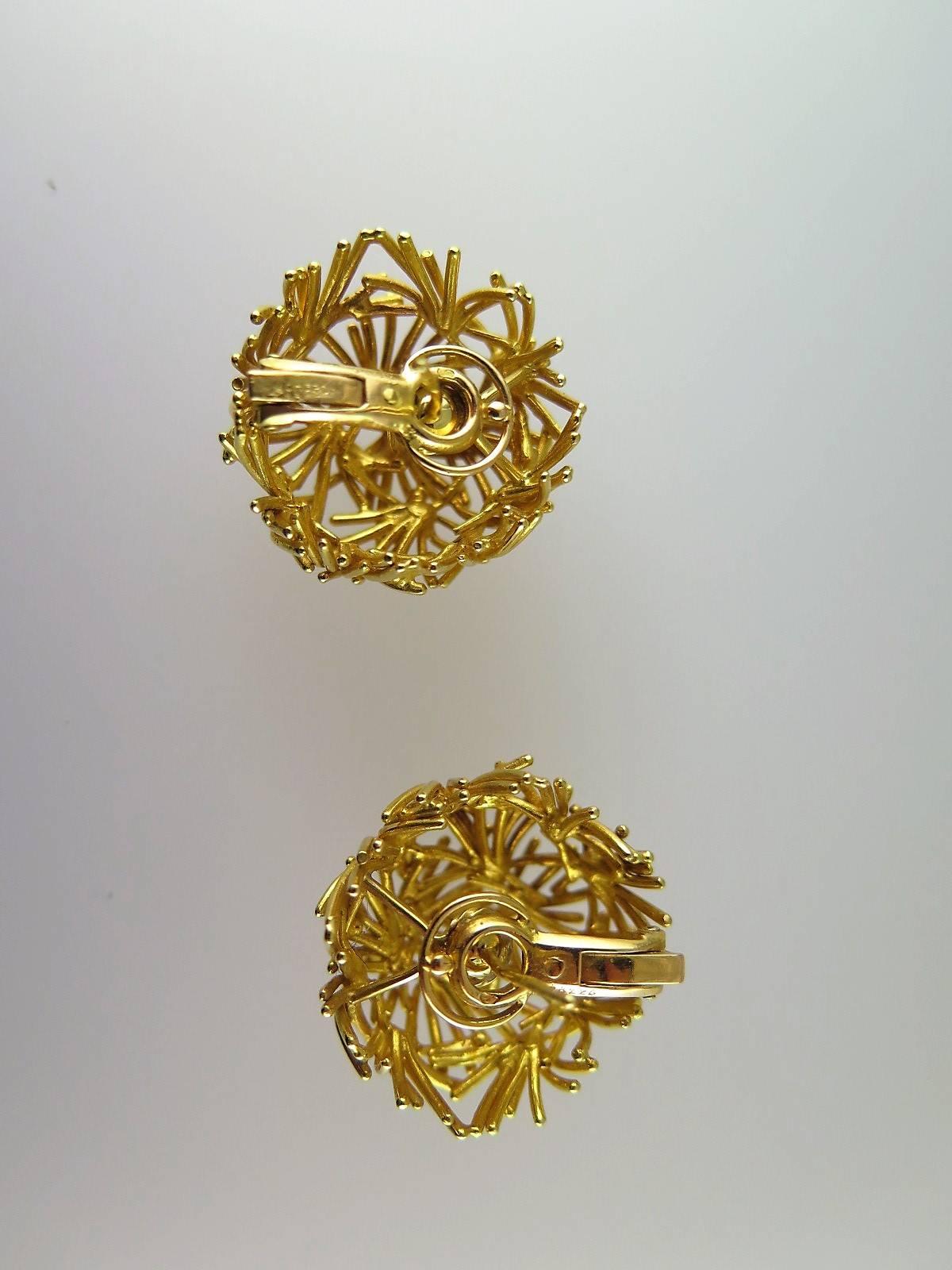 Pair of Gold Bird's Nest Earrings by Boucheron In Excellent Condition For Sale In London, GB