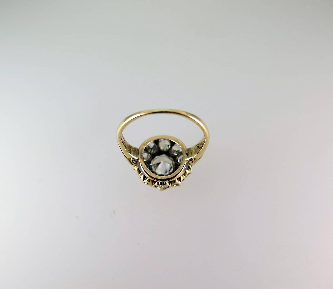 Antique Victorian Old Mine-Cut Diamond Cluster Ring In Excellent Condition For Sale In London, GB