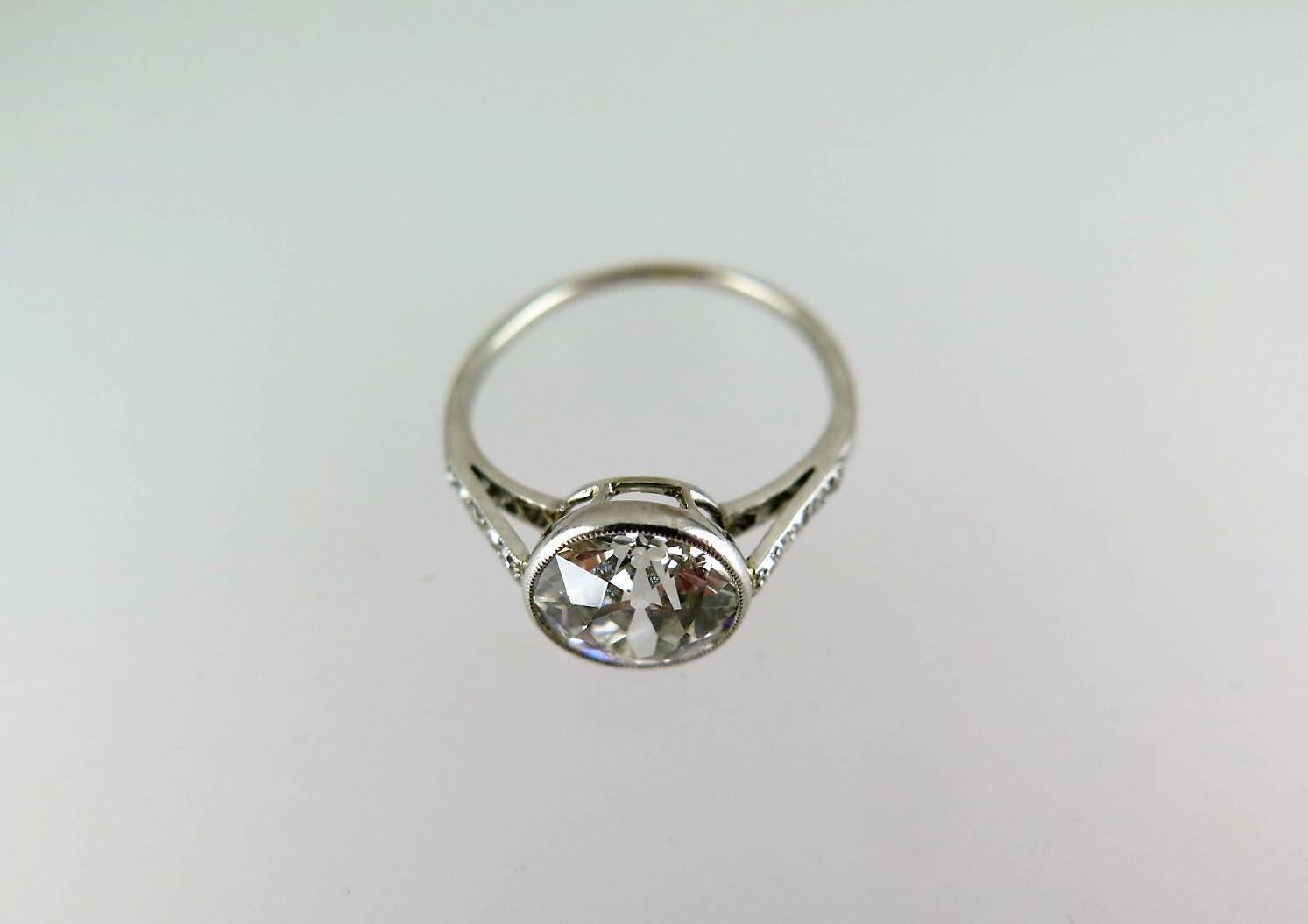 Fine Edwardian Single-Stone Old European-Cut  2.10 carat Diamond Ring For Sale 2