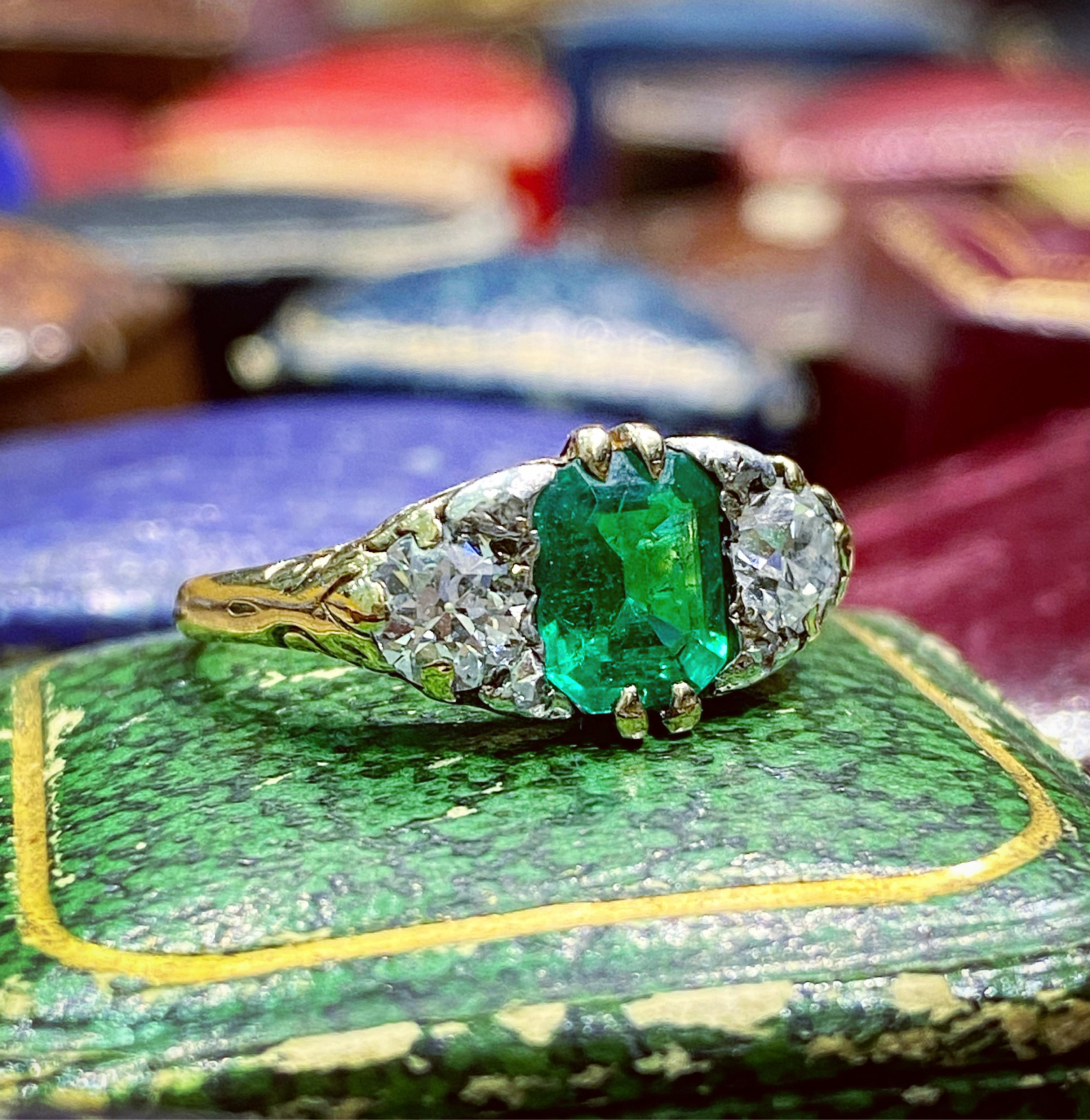 Women's or Men's Victorian 1.20ct Emerald and Diamond Trilogy Ring, c.1880s For Sale