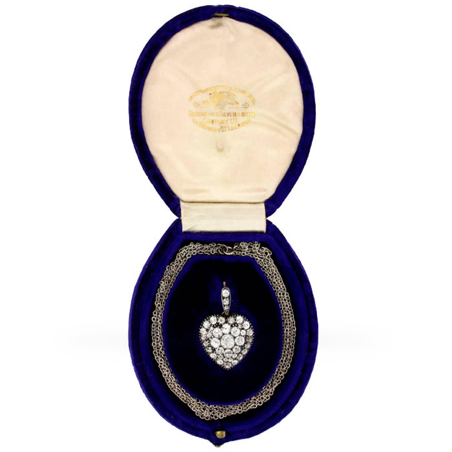 Women's or Men's Victorian 3.60 Carat Diamond Heart-Shaped Locket, circa 1880s