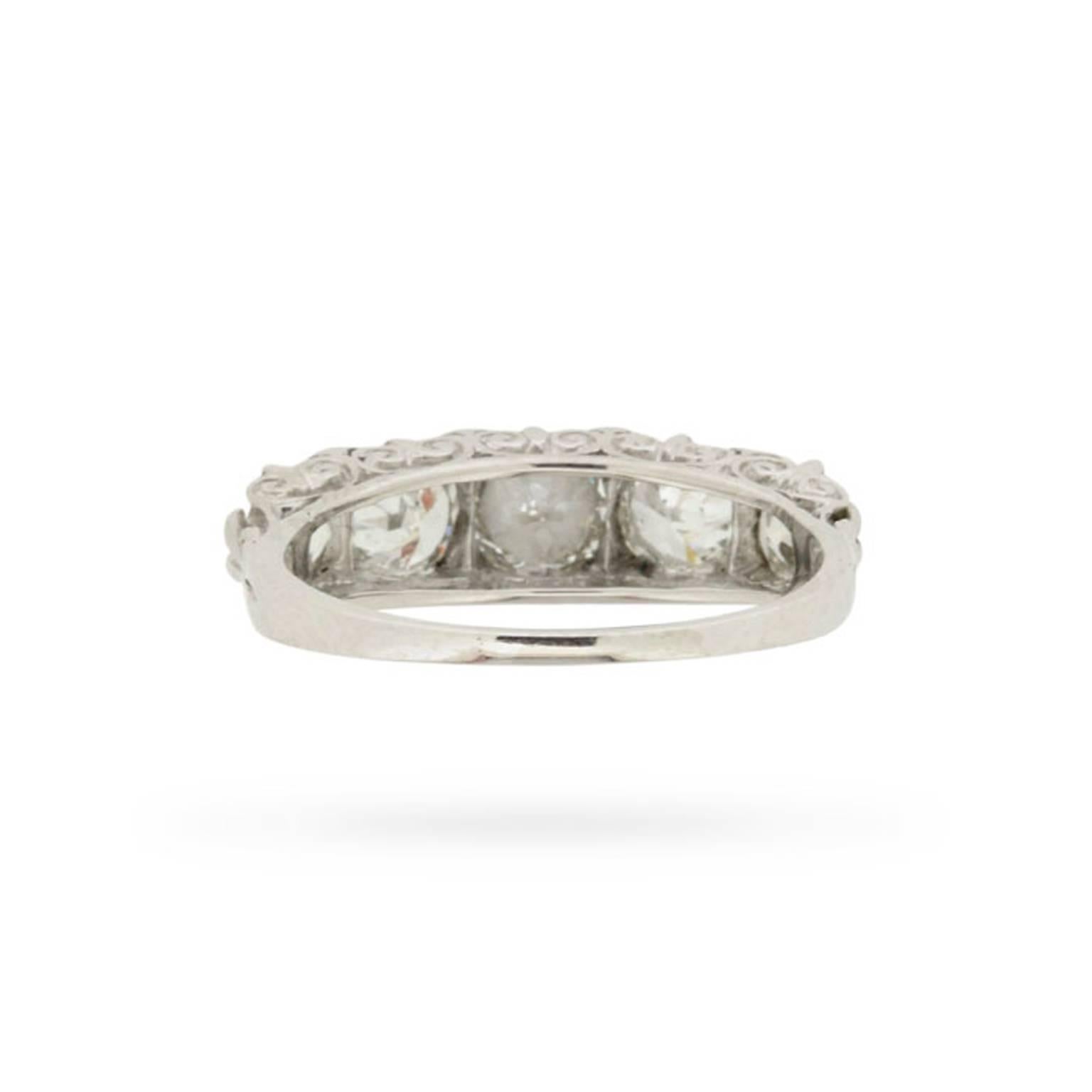 Women's or Men's Late Victorian 1.90 Carat Five Stone Diamond Ring, circa 1900s