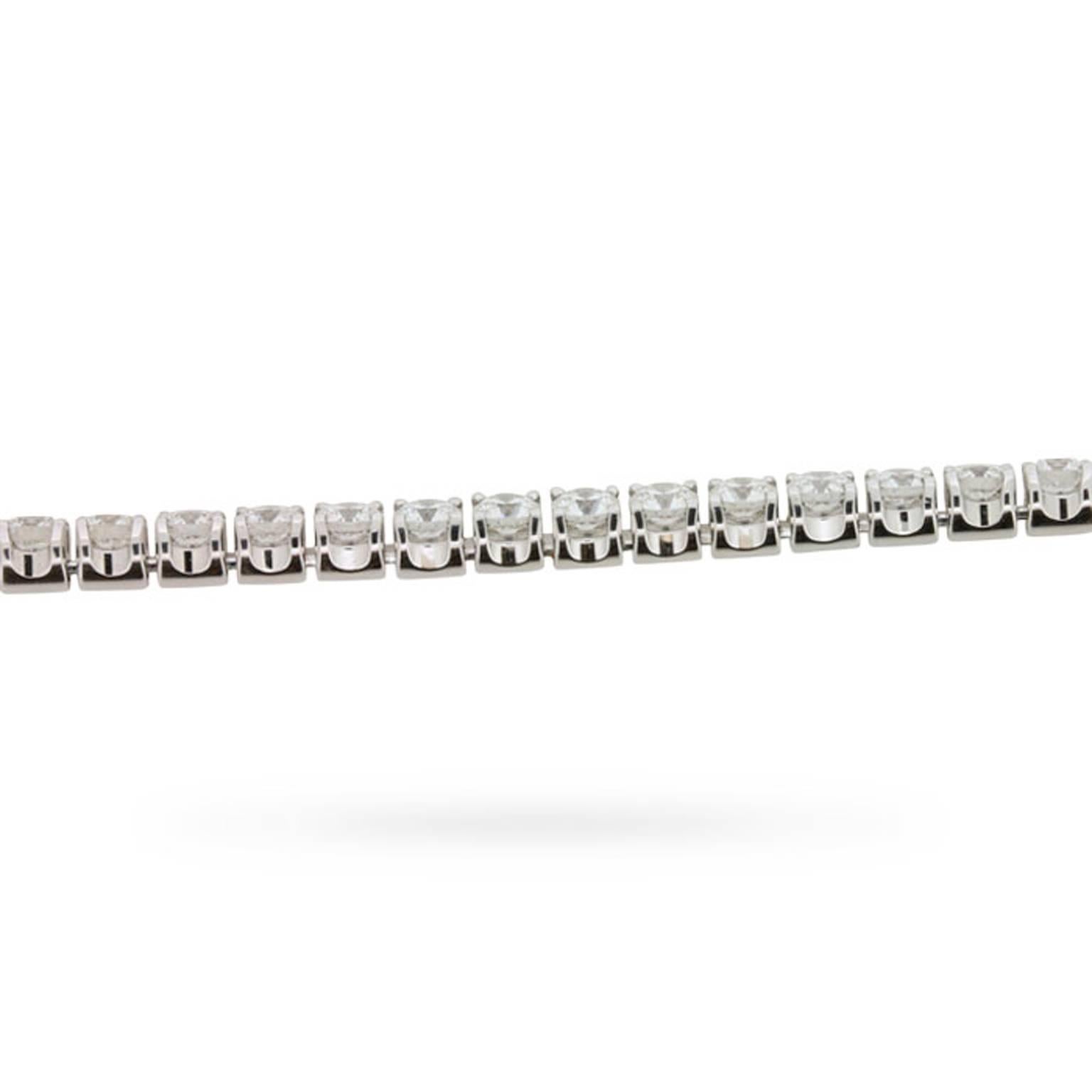 Moderne Bracelet tennis en diamants 4::68 carats 