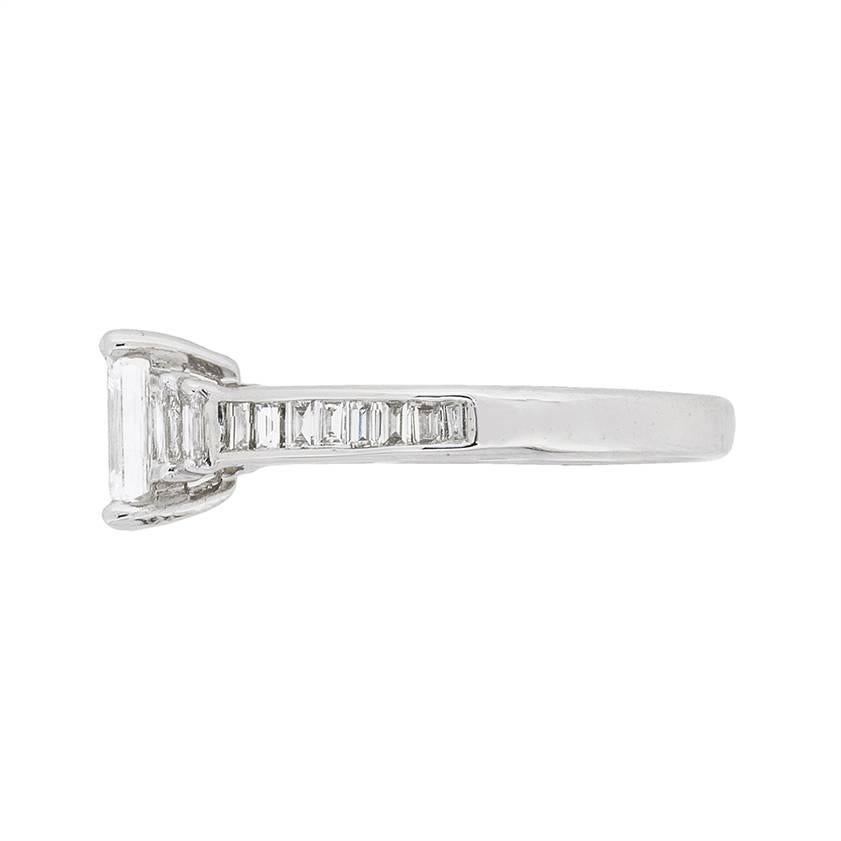 Late Art Deco Emerald Cut Diamond Engagement Ring, circa 1940s In Excellent Condition In London, GB