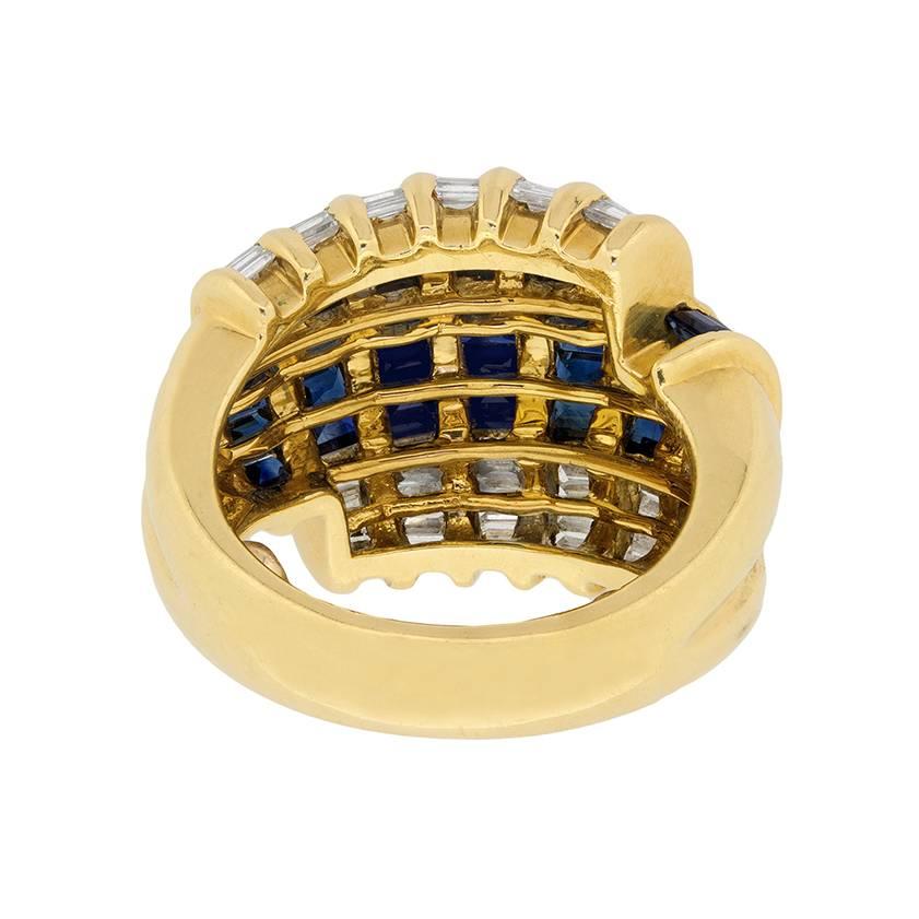 Vintage Sapphires and Diamonds Cocktail Ring, circa 1950s In Good Condition For Sale In London, GB