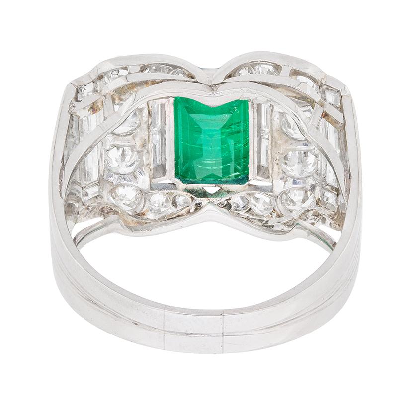Women's or Men's Art Deco Emerald and Diamond Cocktail Ring, circa 1920s