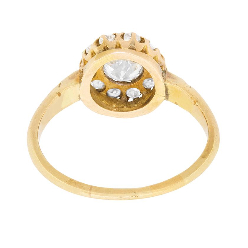 Victorian Diamond Halo Cluster Ring, circa 1900s In Good Condition For Sale In London, GB