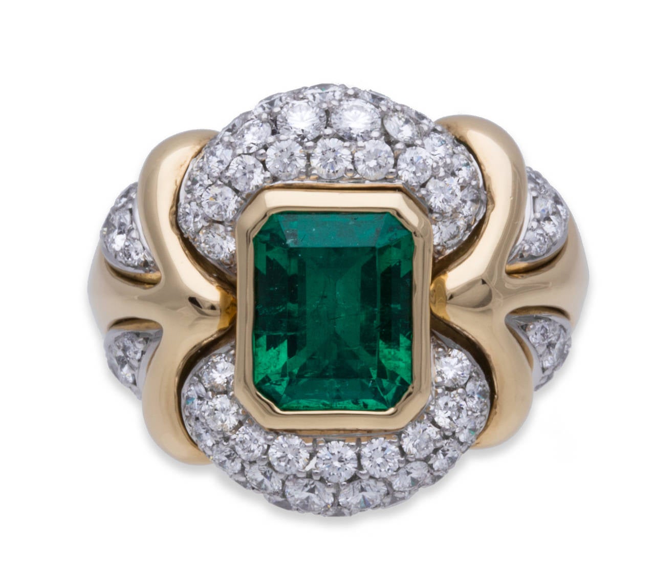 Columbian Emerald & Diamond Pave Ring in 18K Yellow & White Gold.
AGL Certified Natural Beryl Emerald of Columbian Origin, 3.17ct Rectangular Emerald Cut. Approx. 3.00ct in diamonds. Ring Size US 7/ EUR 54