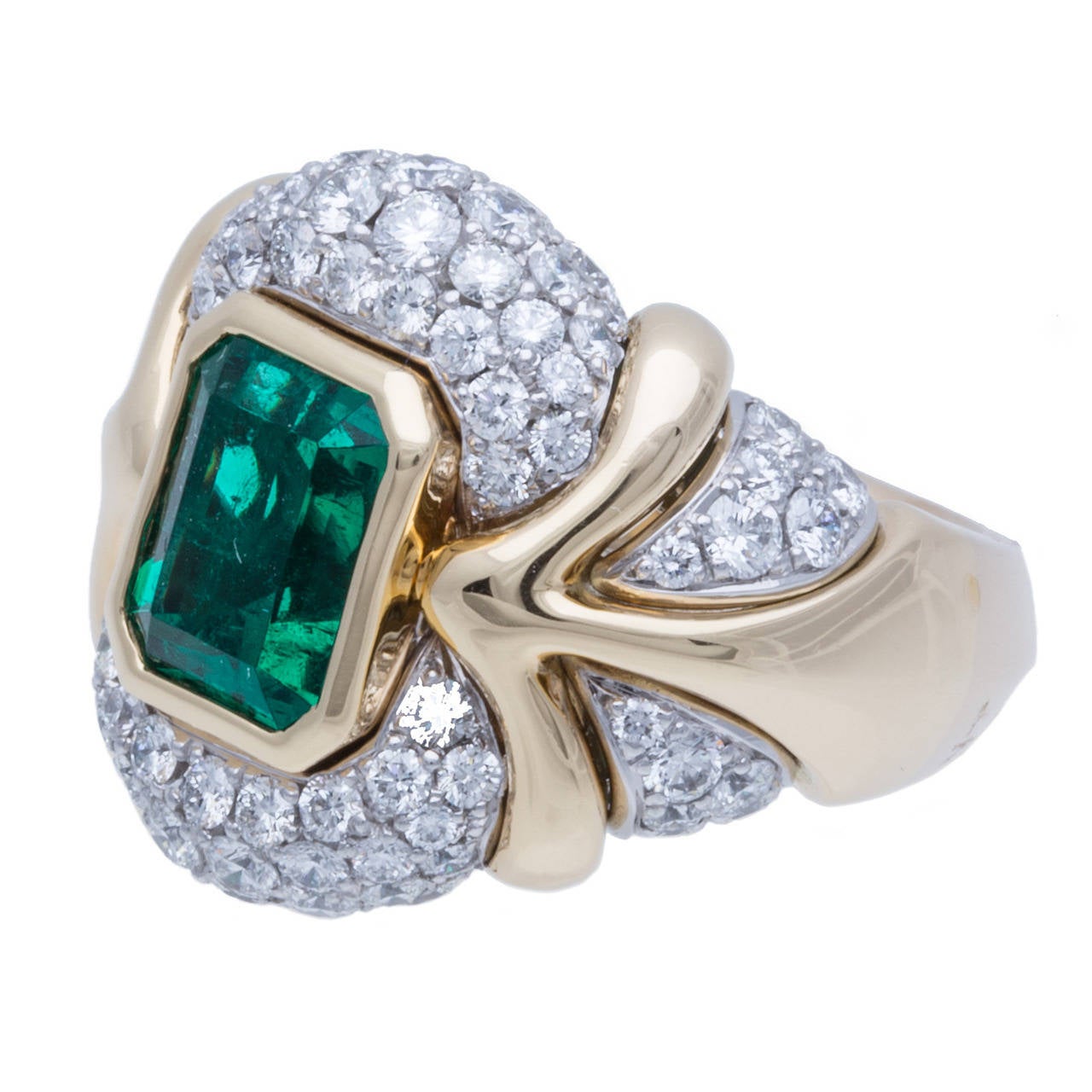 Colombian Emerald Diamond Gold Ring For Sale