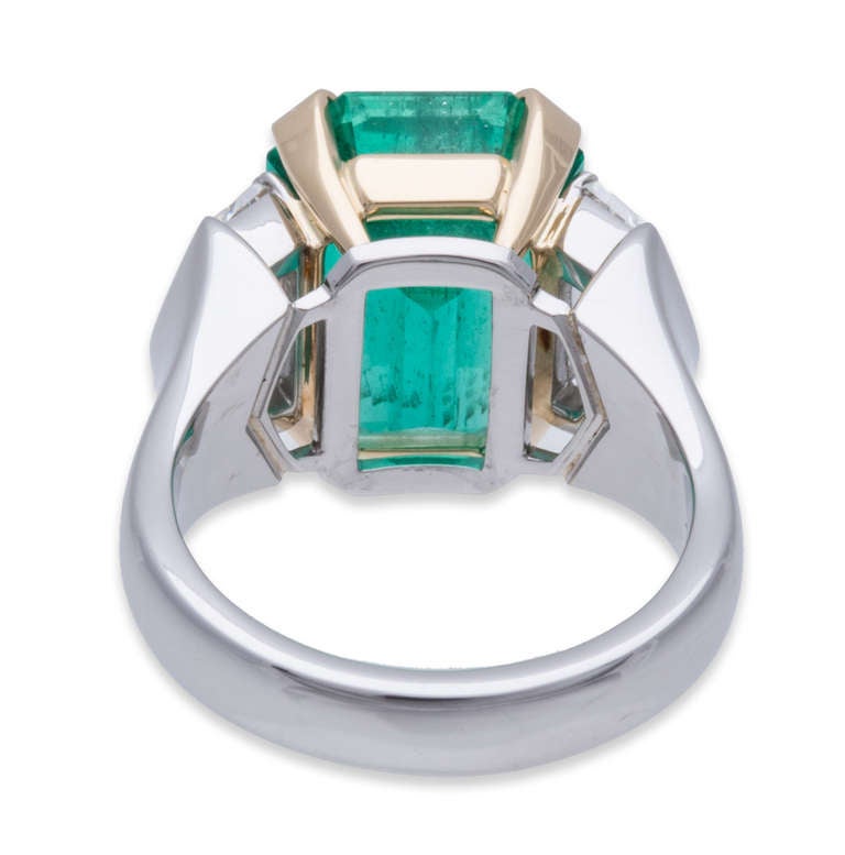 Emerald Diamond Ring Gold Platinum In New Condition For Sale In Sunny Isles Beach, FL