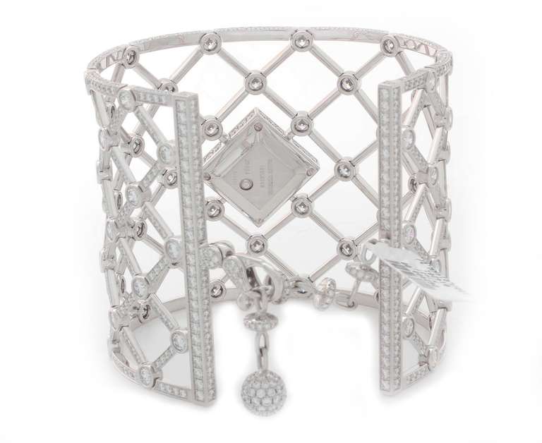 Harry Winston Lady's White Gold and Diamond Signature Lace Cuff Bracelet Watch In New Condition In Sunny Isles Beach, FL