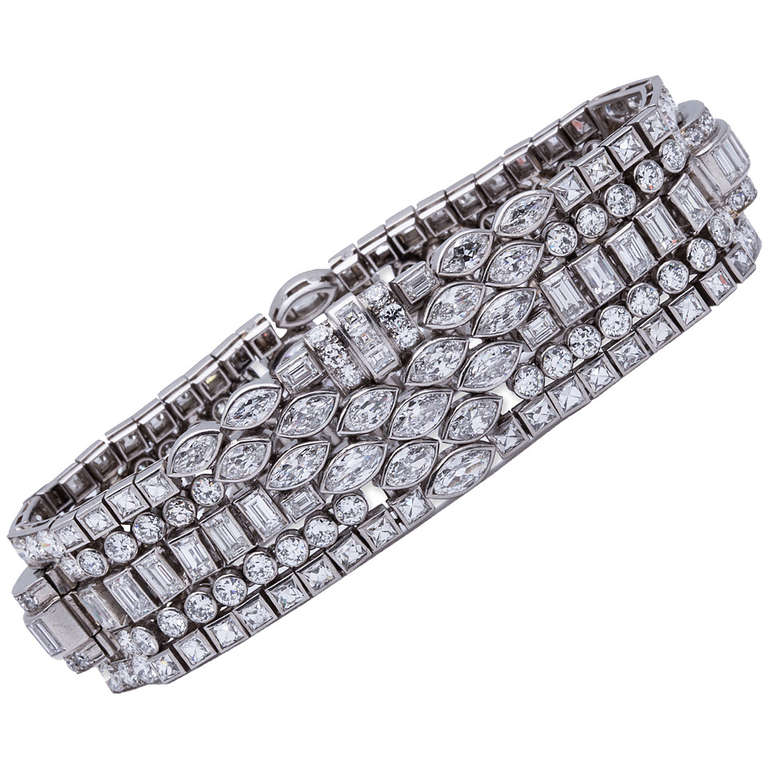 Superb Lacloche Frères Art Deco Diamond Platinum Bracelet, Paris, 1928 For Sale