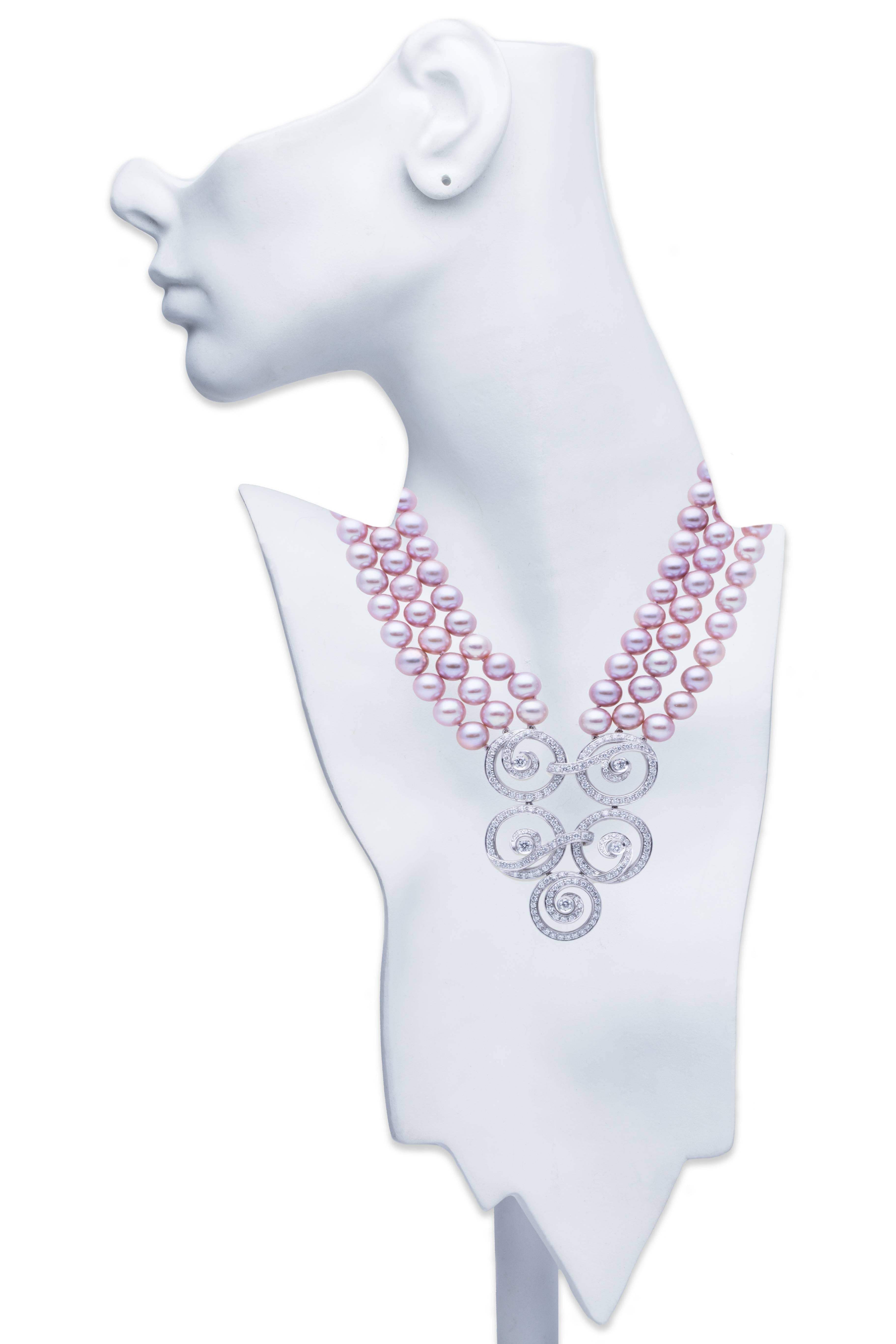 Asprey Pink Pearl Diamond Gold Necklace In Excellent Condition In Sunny Isles Beach, FL