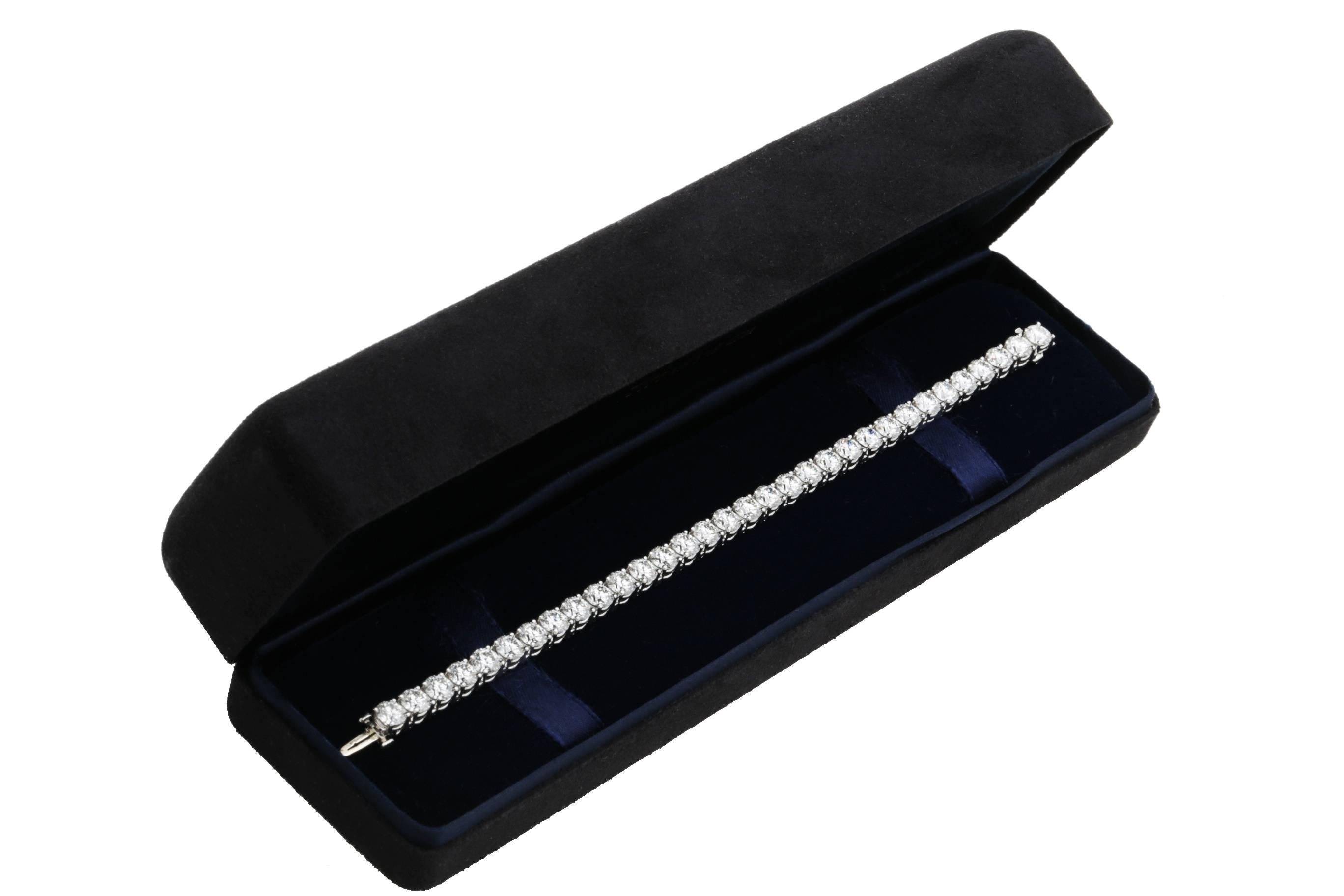 Women's or Men's Tiffany & Co. Diamond Platinum Tennis Bracelet 16.78 Carat For Sale