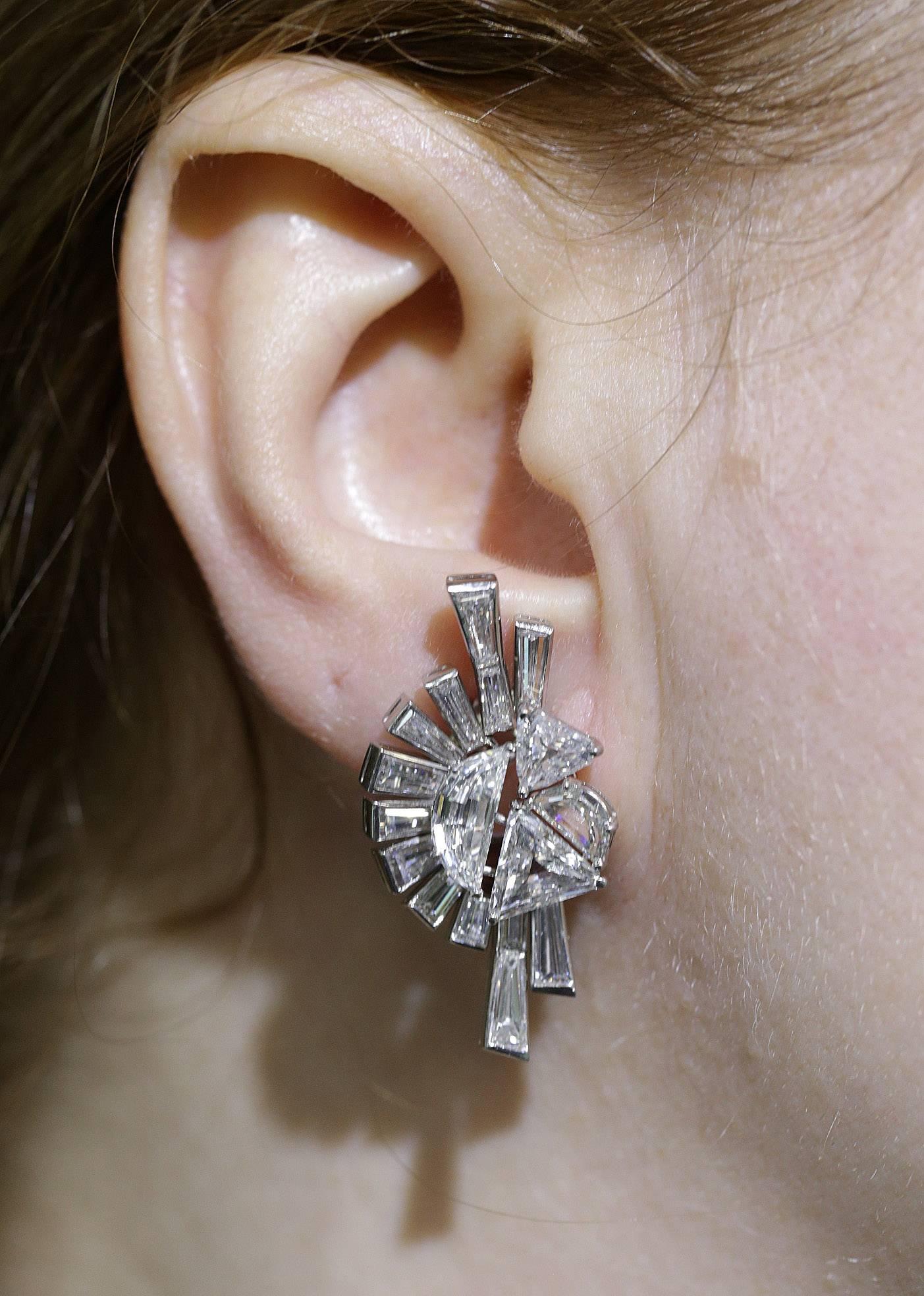 Fred Leighton Art Deco Diamond White Gold Earrings In Excellent Condition For Sale In Sunny Isles Beach, FL