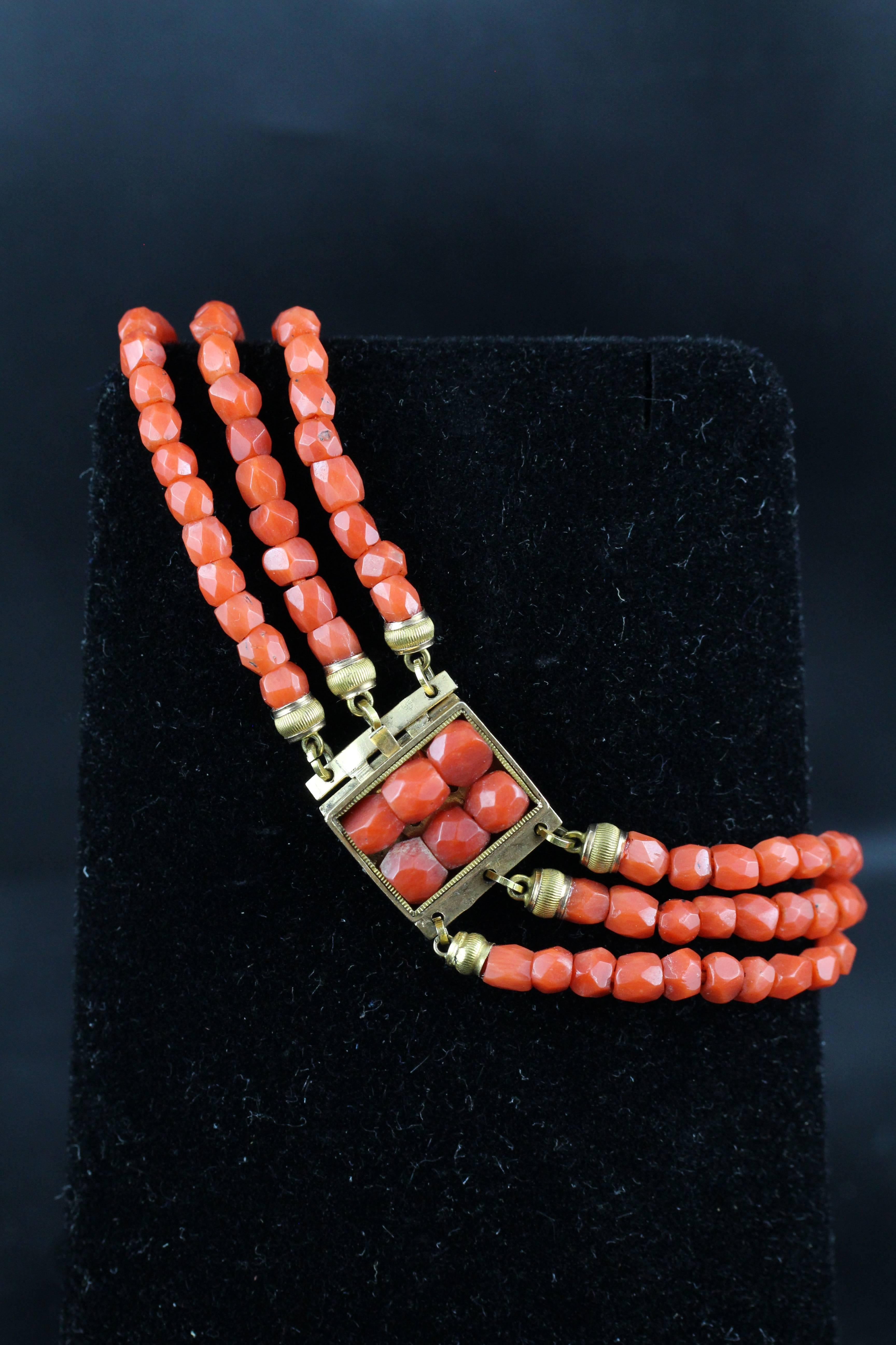 Napoleon III Antique 19th Century French Coral Pearls Bracelet with Gold Clasp