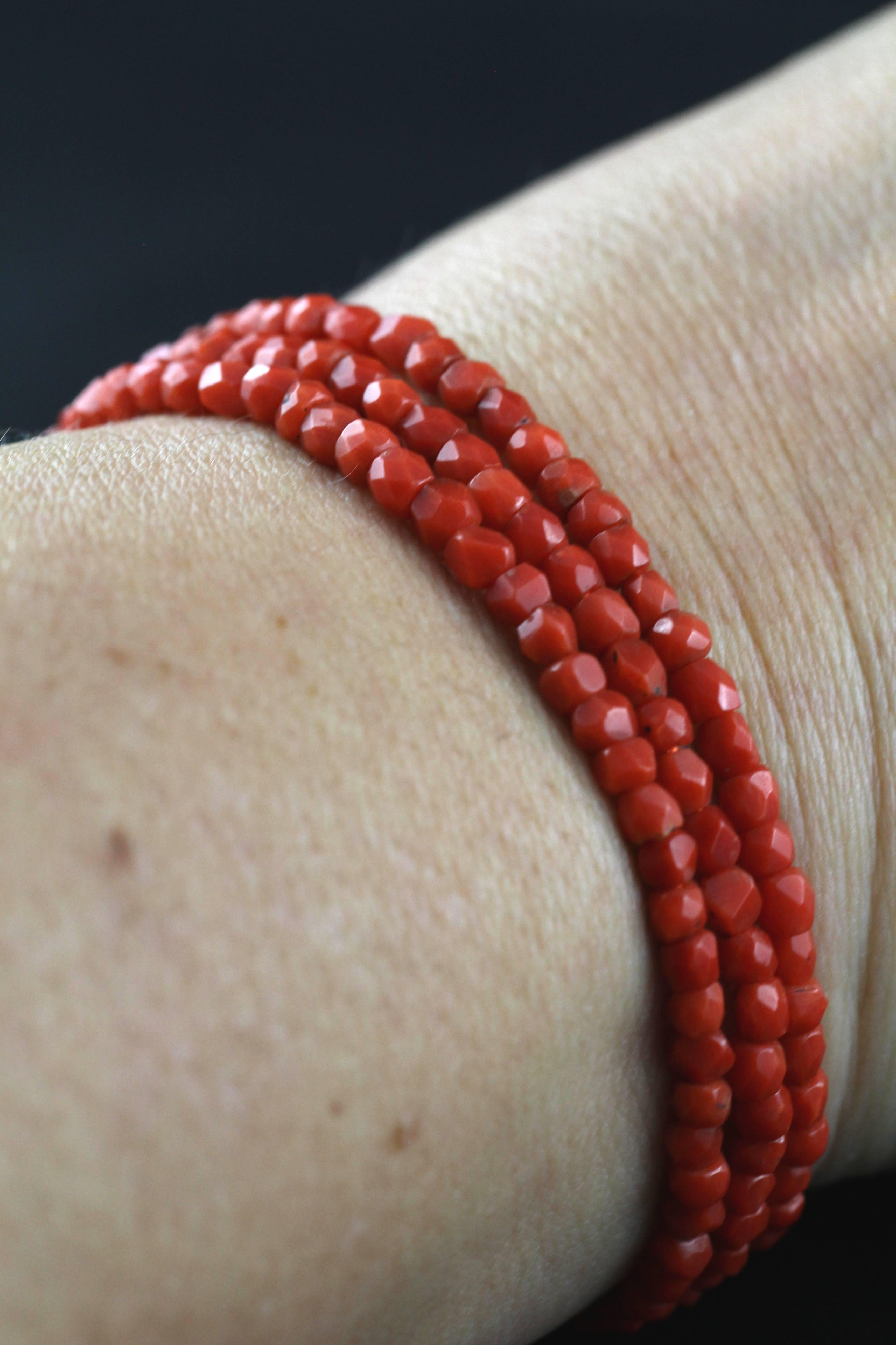 Antique 19th Century French Coral Pearls Bracelet with Gold Clasp 2