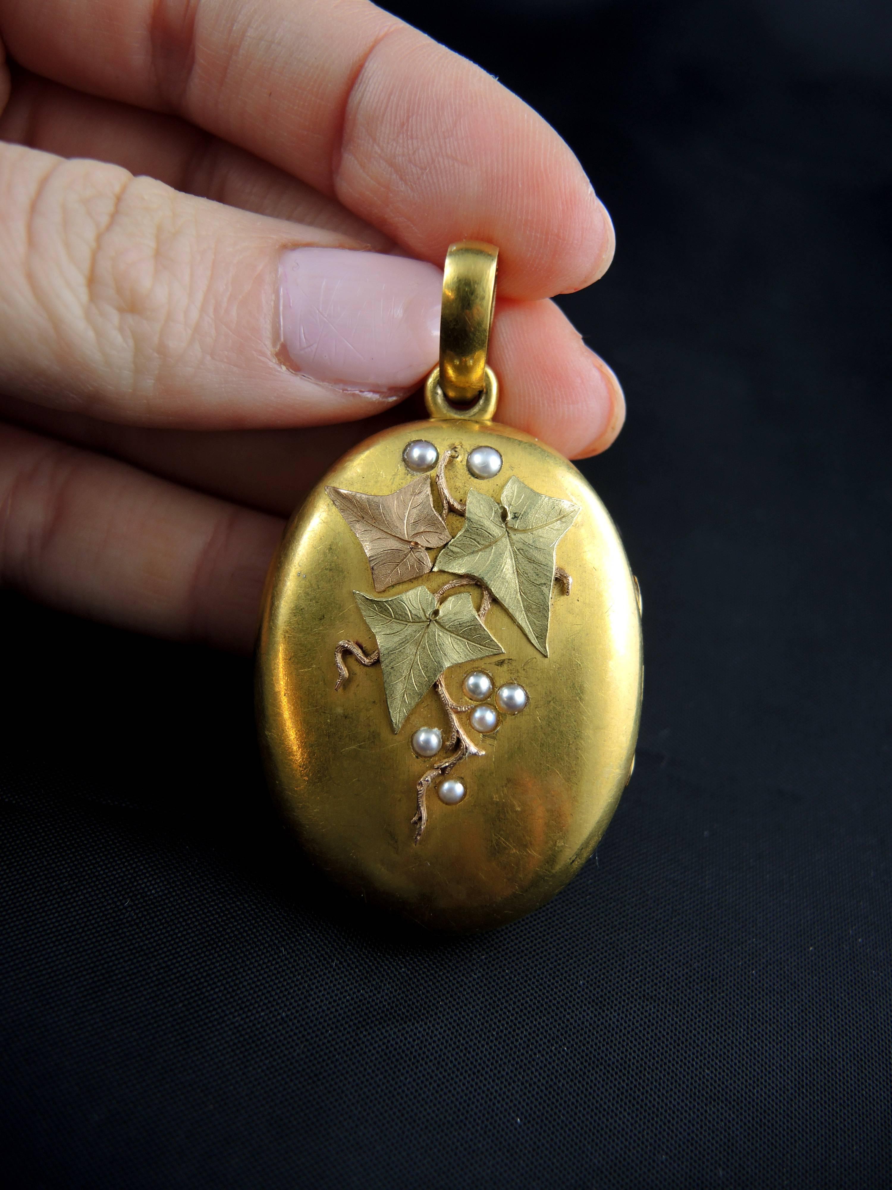 Napoleon III Antique French Gold Locket with Vine Leaf Design