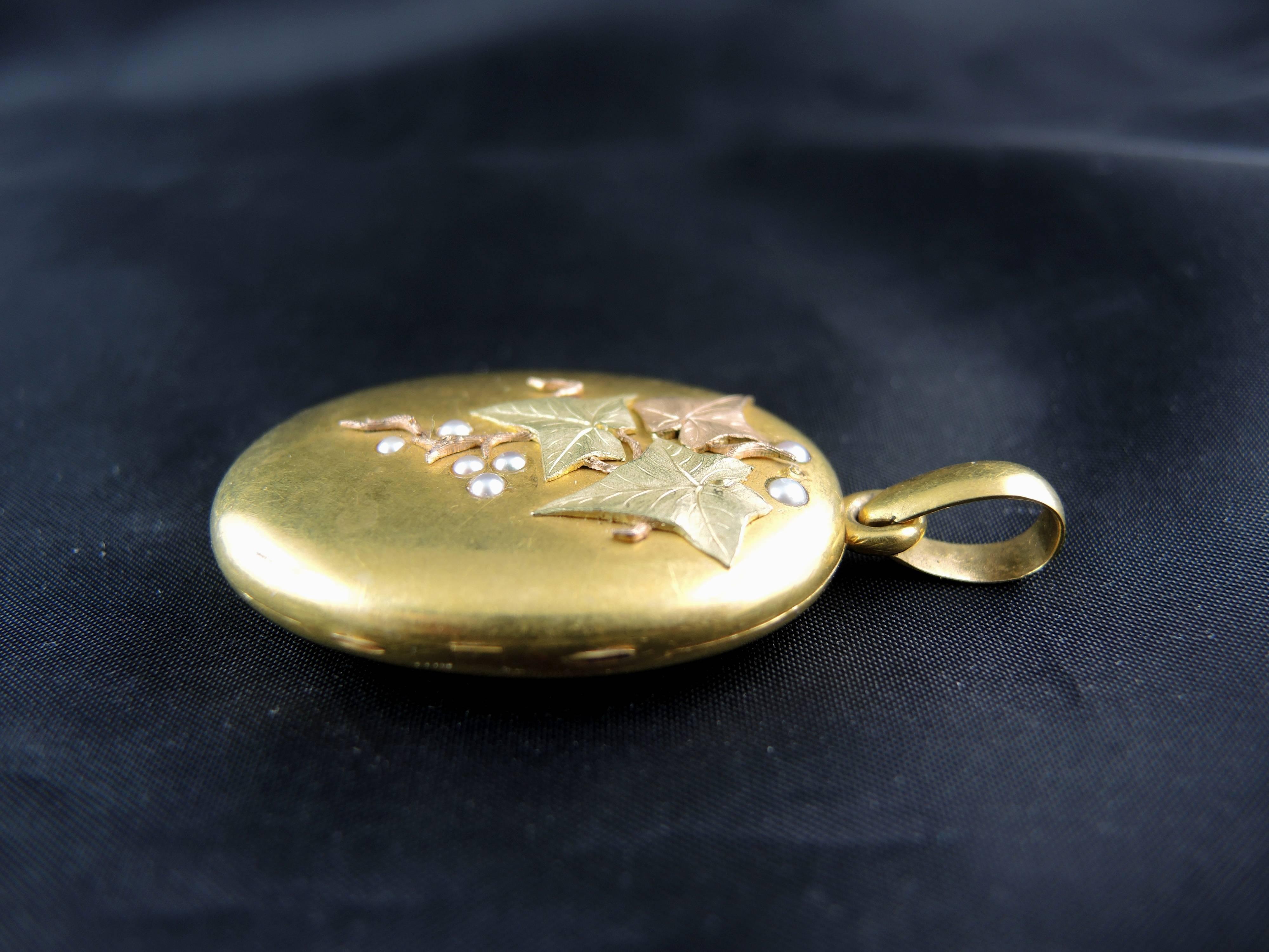 Antique French Gold Locket with Vine Leaf Design 1