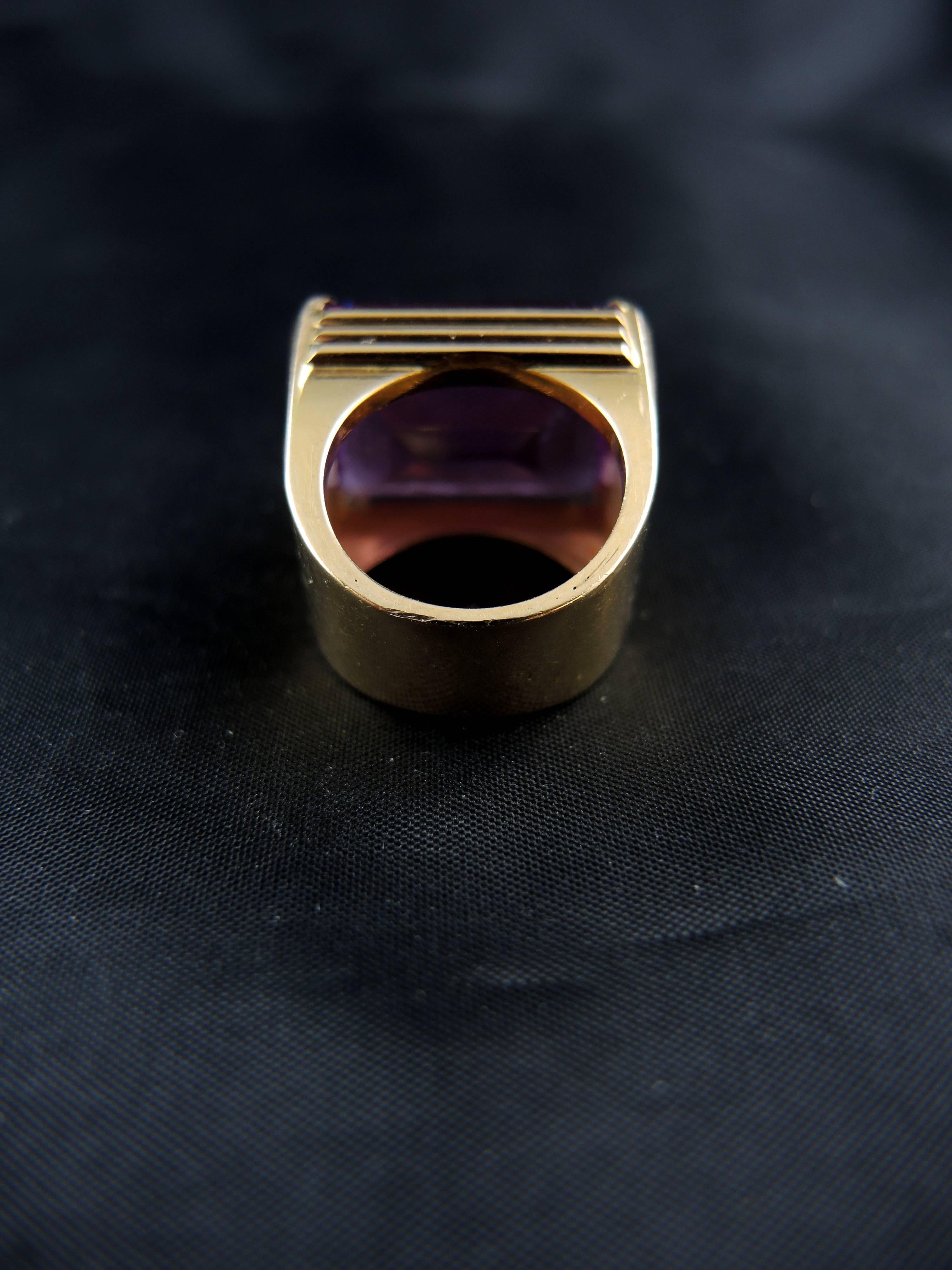 18 Karat Gold Signet Ring with Amethyst, circa 1975 2