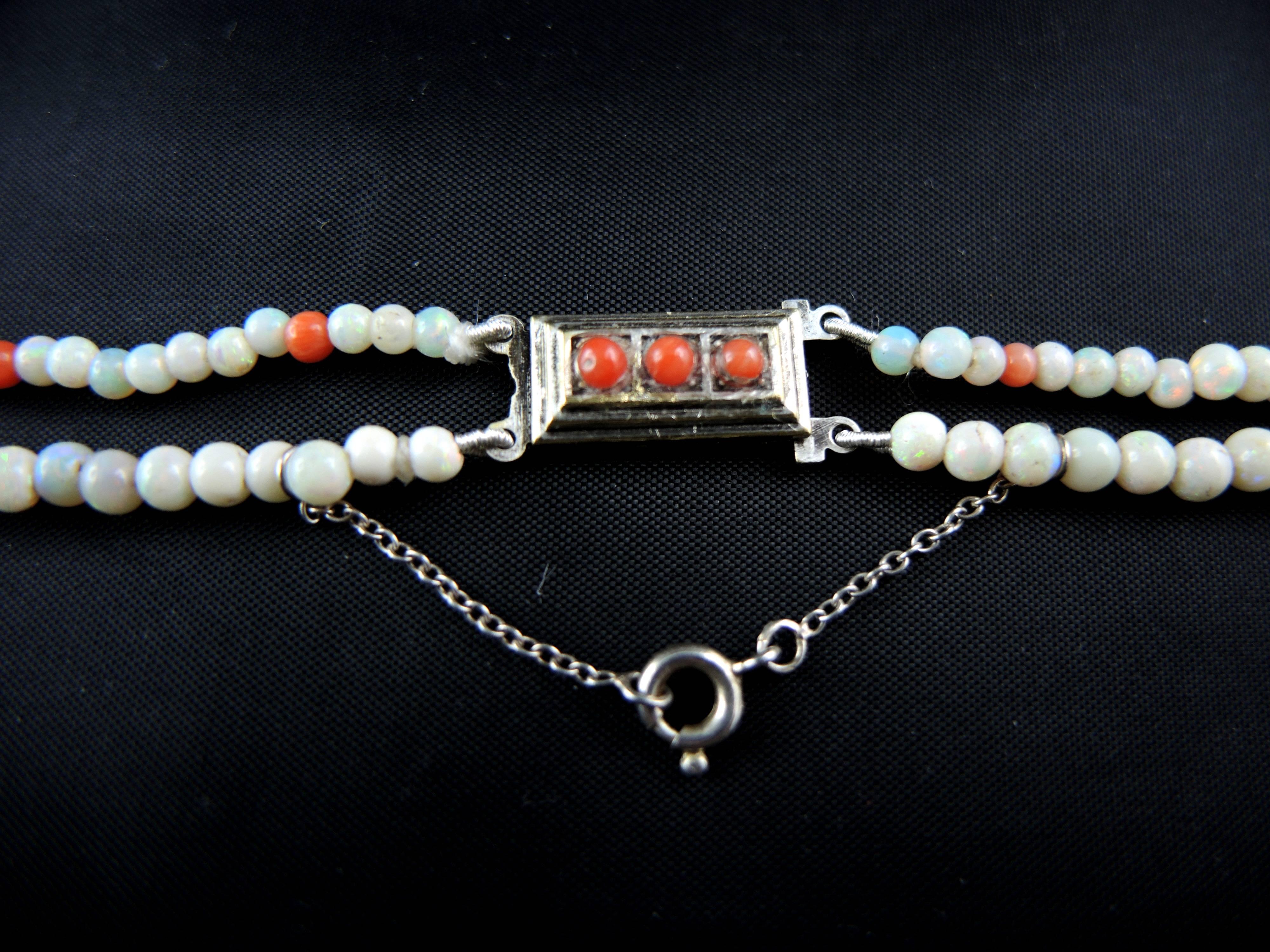Art Deco Necklace with Opal and Coral, circa 1930 For Sale 1